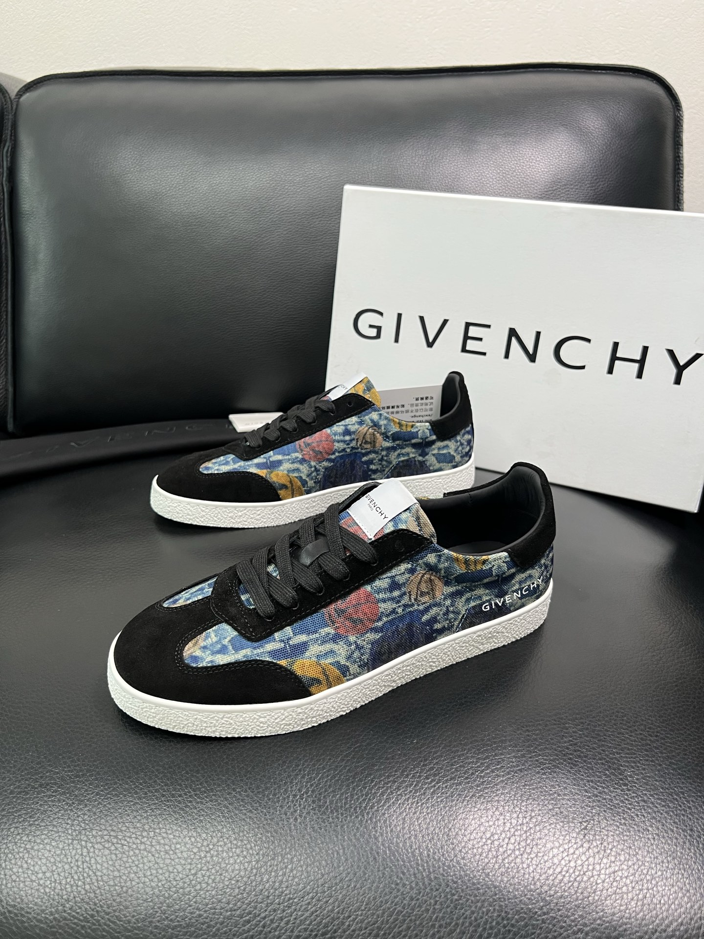 Givenchy 高品质 顶级工艺品 纪梵希 专柜同步原厂配置，意大利进口牛皮搭配网布面料，全鞋配件私模
