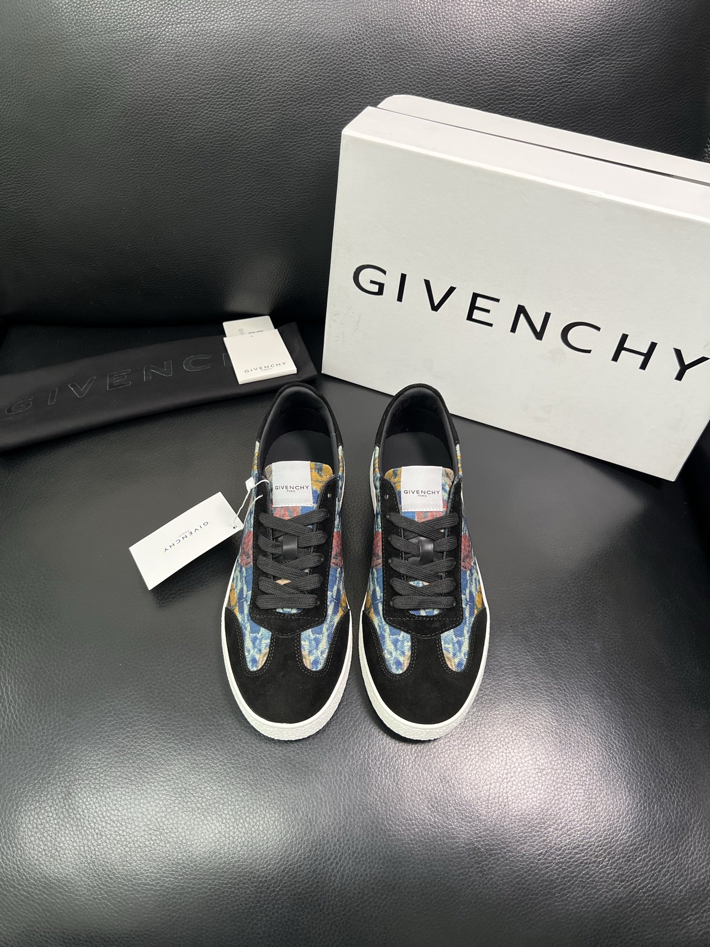 Givenchy 高品质 顶级工艺品 纪梵希 专柜同步原厂配置，意大利进口牛皮搭配网布面料，全鞋配件私模