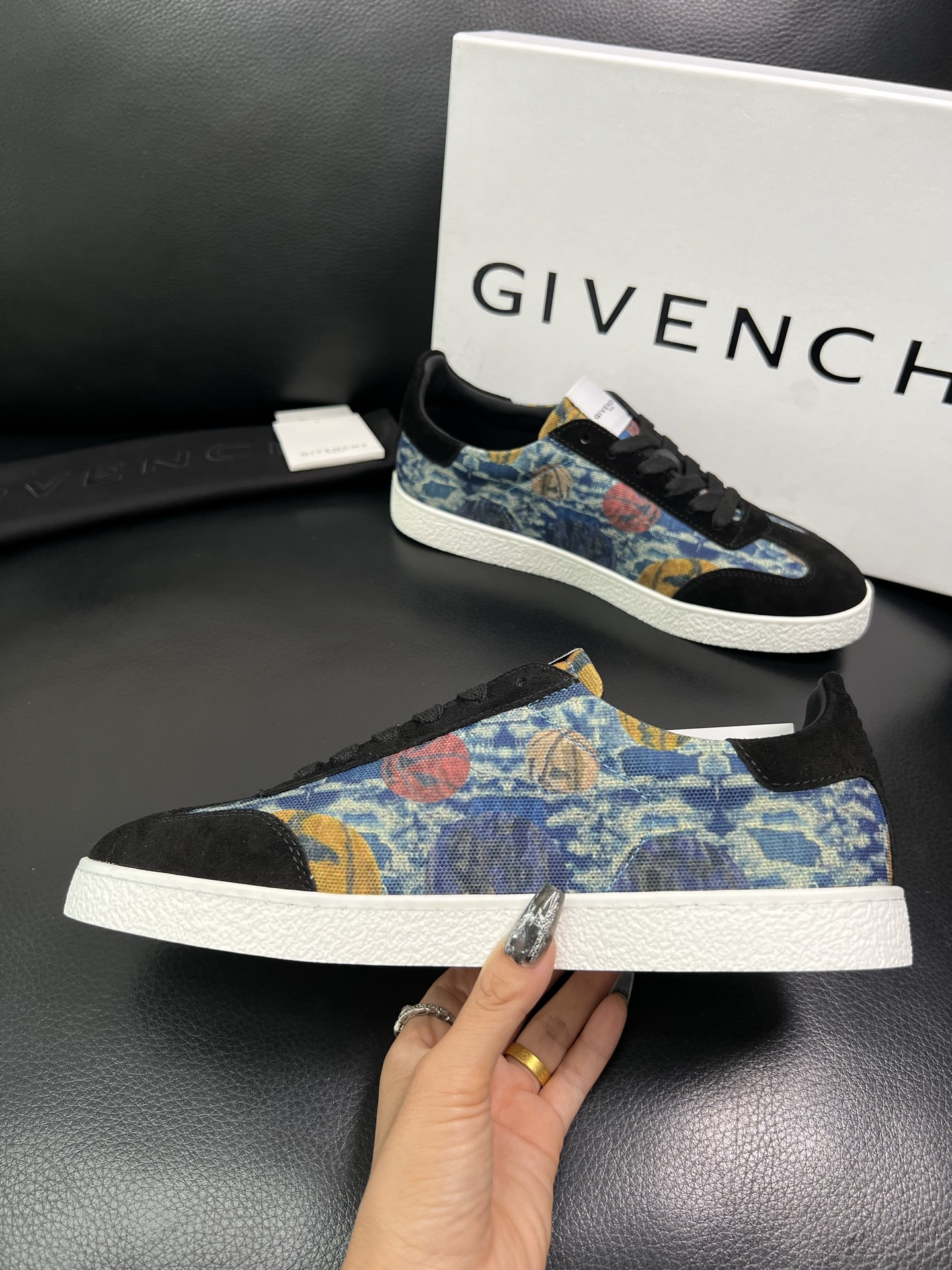 Givenchy 高品质 顶级工艺品 纪梵希 专柜同步原厂配置，意大利进口牛皮搭配网布面料，全鞋配件私模