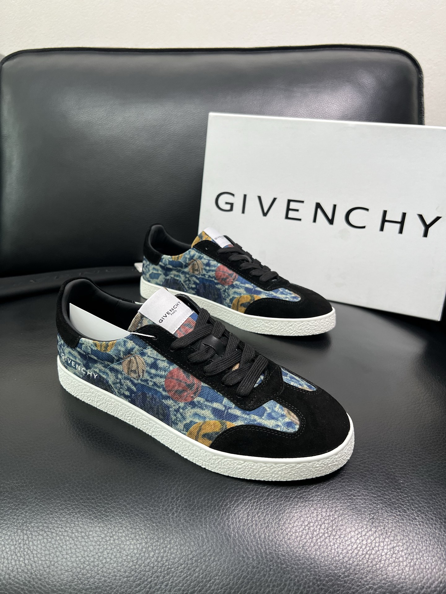Givenchy 高品质 顶级工艺品 纪梵希 专柜同步原厂配置，意大利进口牛皮搭配网布面料，全鞋配件私模