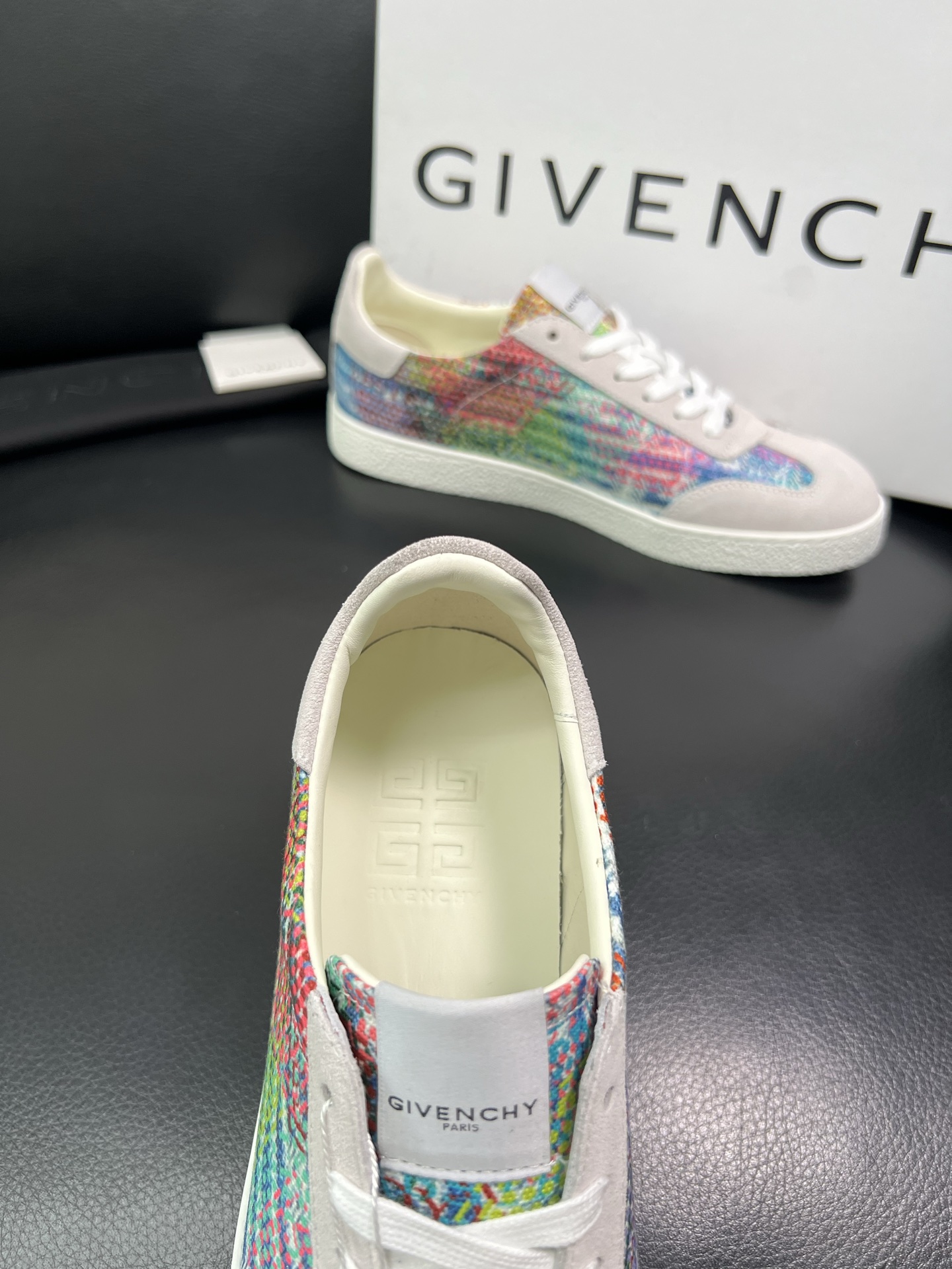 Givenchy 高品质 顶级工艺品 纪梵希 专柜同步原厂配置，意大利进口牛皮搭配网布面料，全鞋配件私模