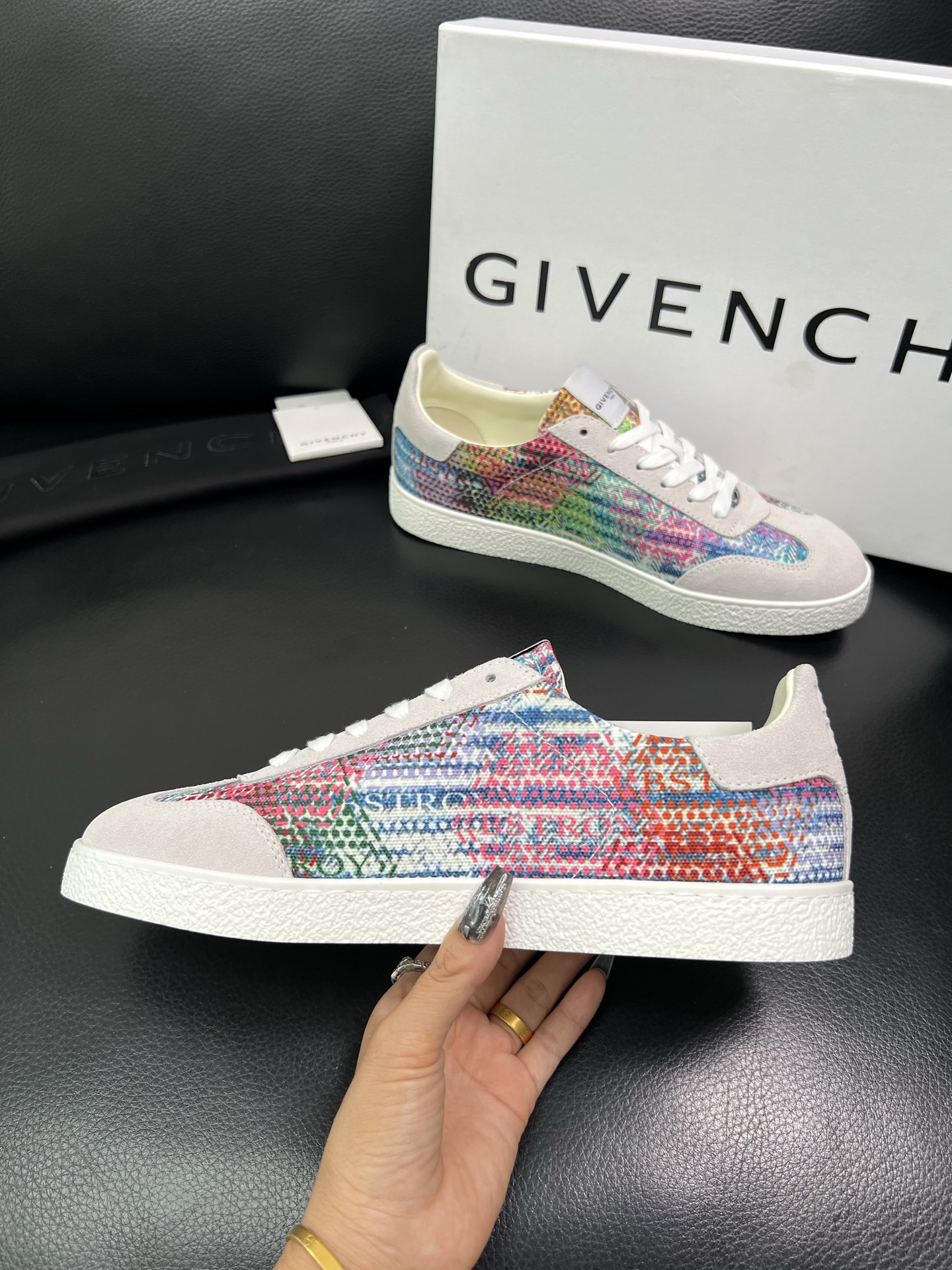 Givenchy 高品质 顶级工艺品 纪梵希 专柜同步原厂配置，意大利进口牛皮搭配网布面料，全鞋配件私模