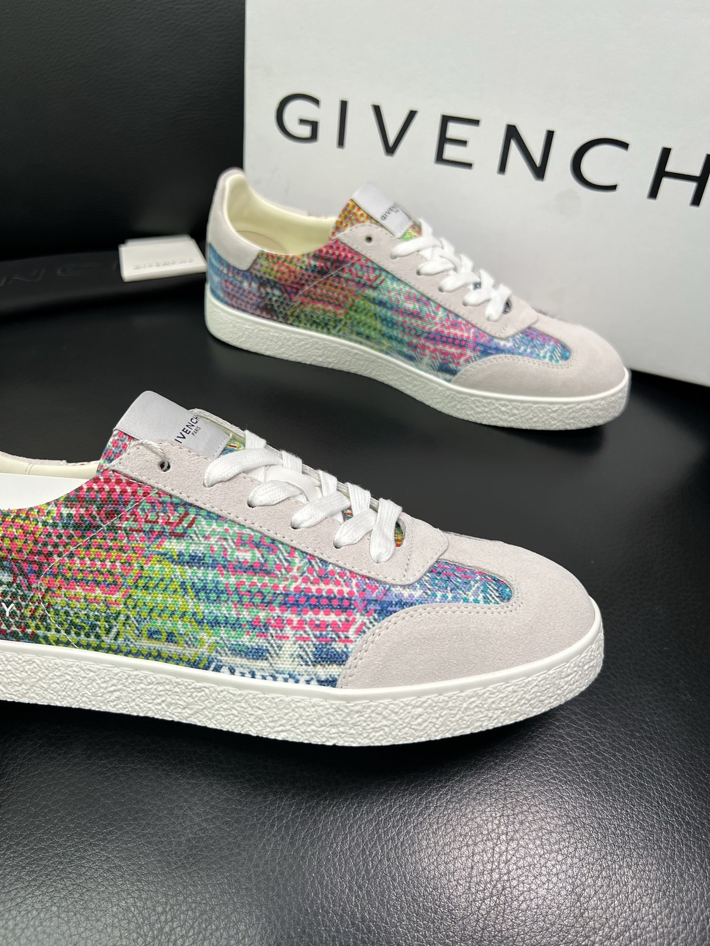 Givenchy 高品质 顶级工艺品 纪梵希 专柜同步原厂配置，意大利进口牛皮搭配网布面料，全鞋配件私模