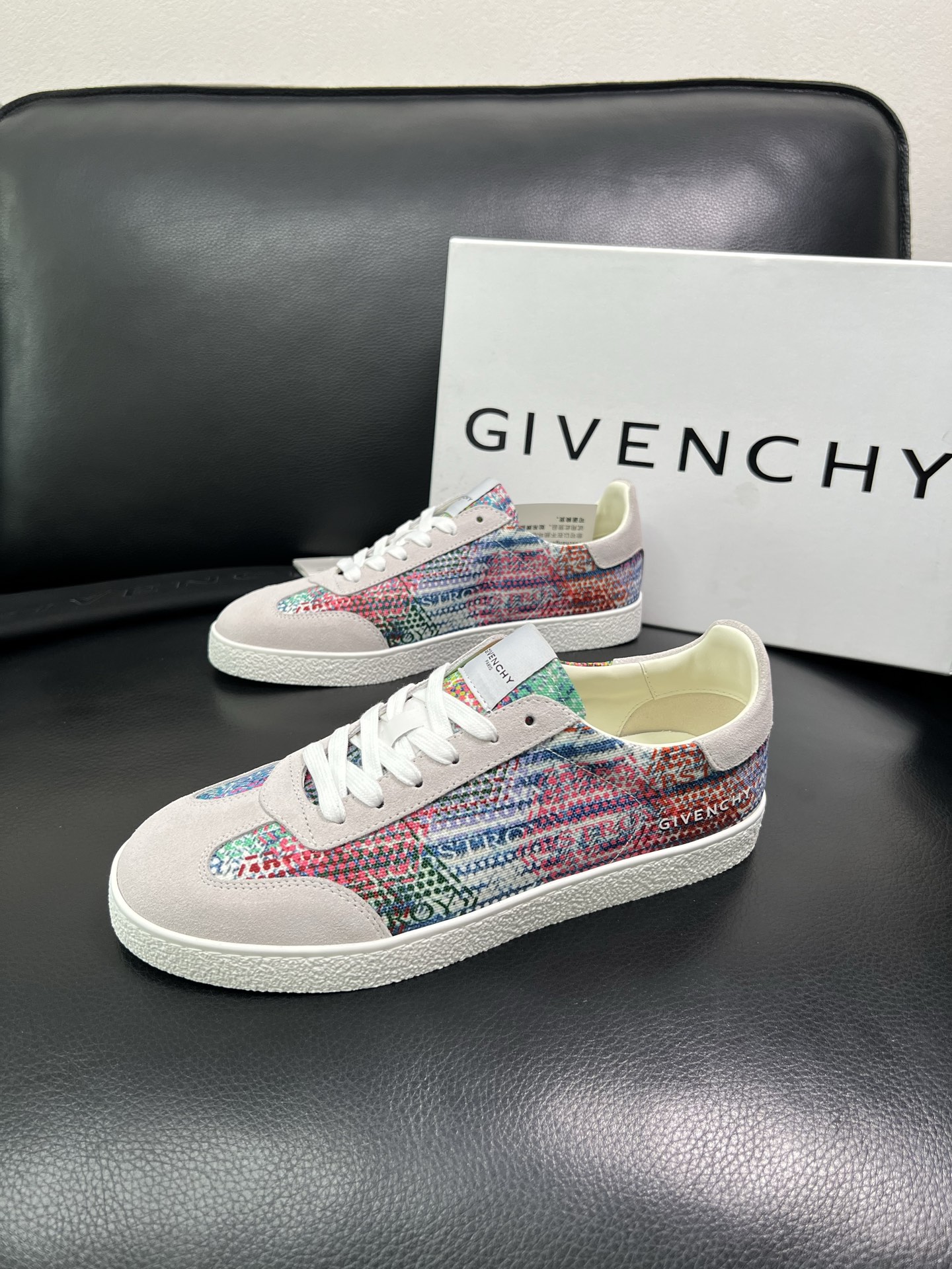 Givenchy 高品质 顶级工艺品 纪梵希 专柜同步原厂配置，意大利进口牛皮搭配网布面料，全鞋配件私模