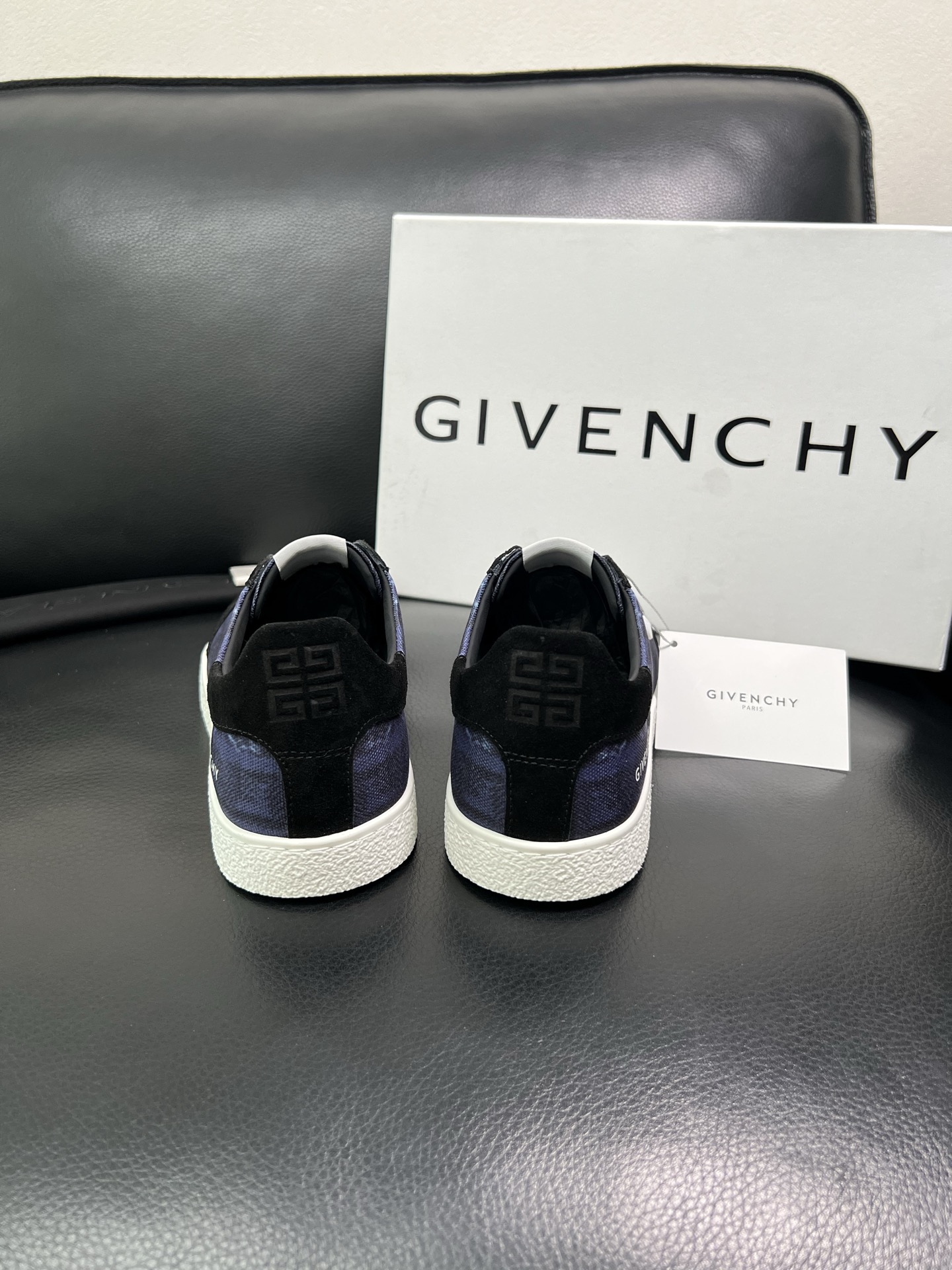 Givenchy 高品质 顶级工艺品 纪梵希 专柜同步原厂配置，意大利进口牛皮搭配网布面料，全鞋配件私模