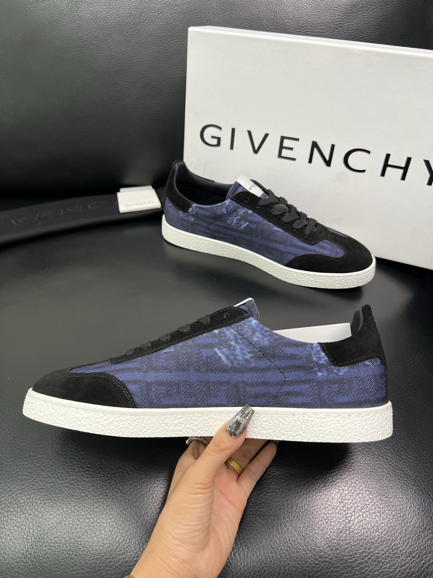 Givenchy 高品质 顶级工艺品 纪梵希 专柜同步原厂配置，意大利进口牛皮搭配网布面料，全鞋配件私模