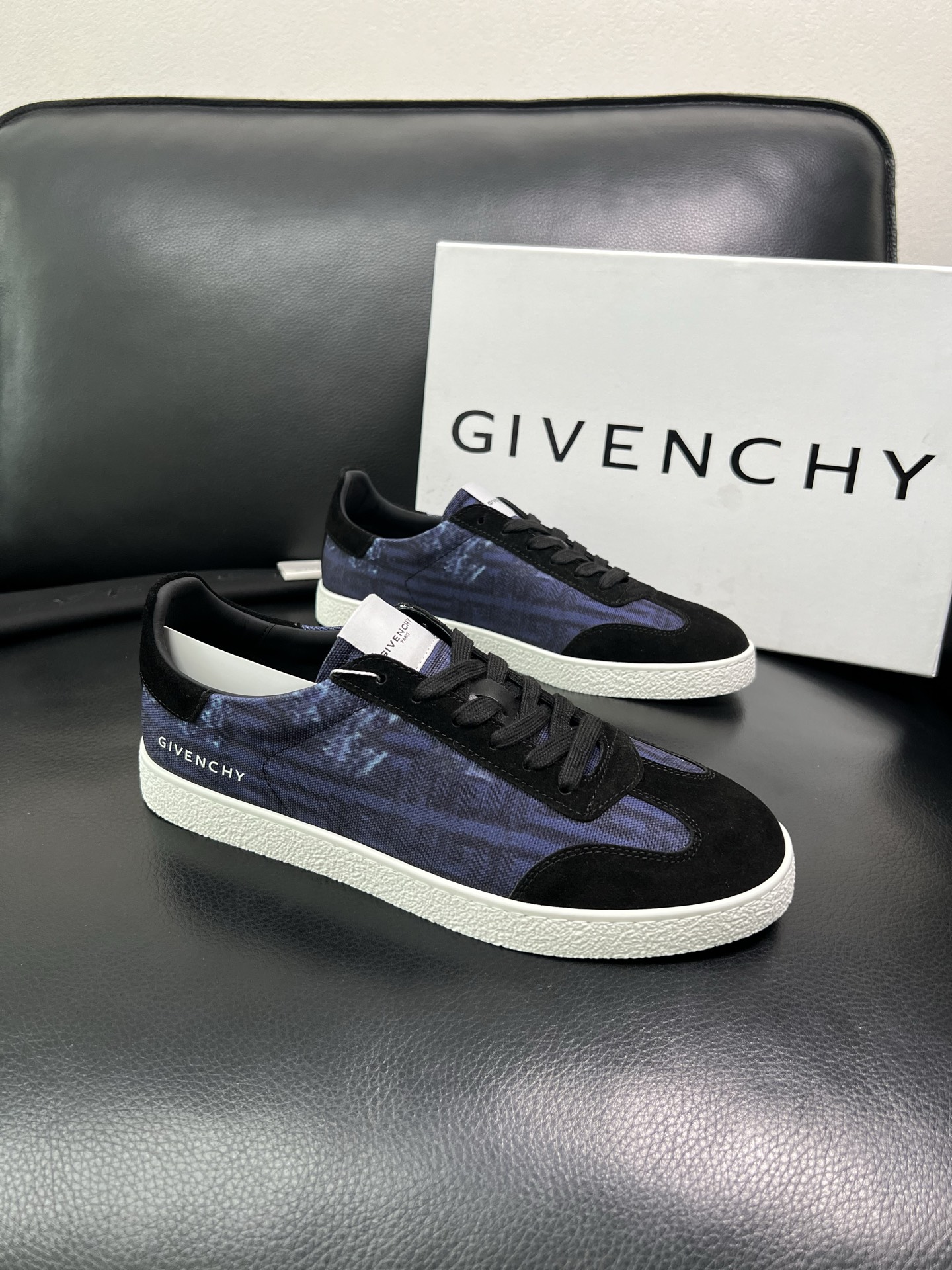 Givenchy 高品质 顶级工艺品 纪梵希 专柜同步原厂配置，意大利进口牛皮搭配网布面料，全鞋配件私模