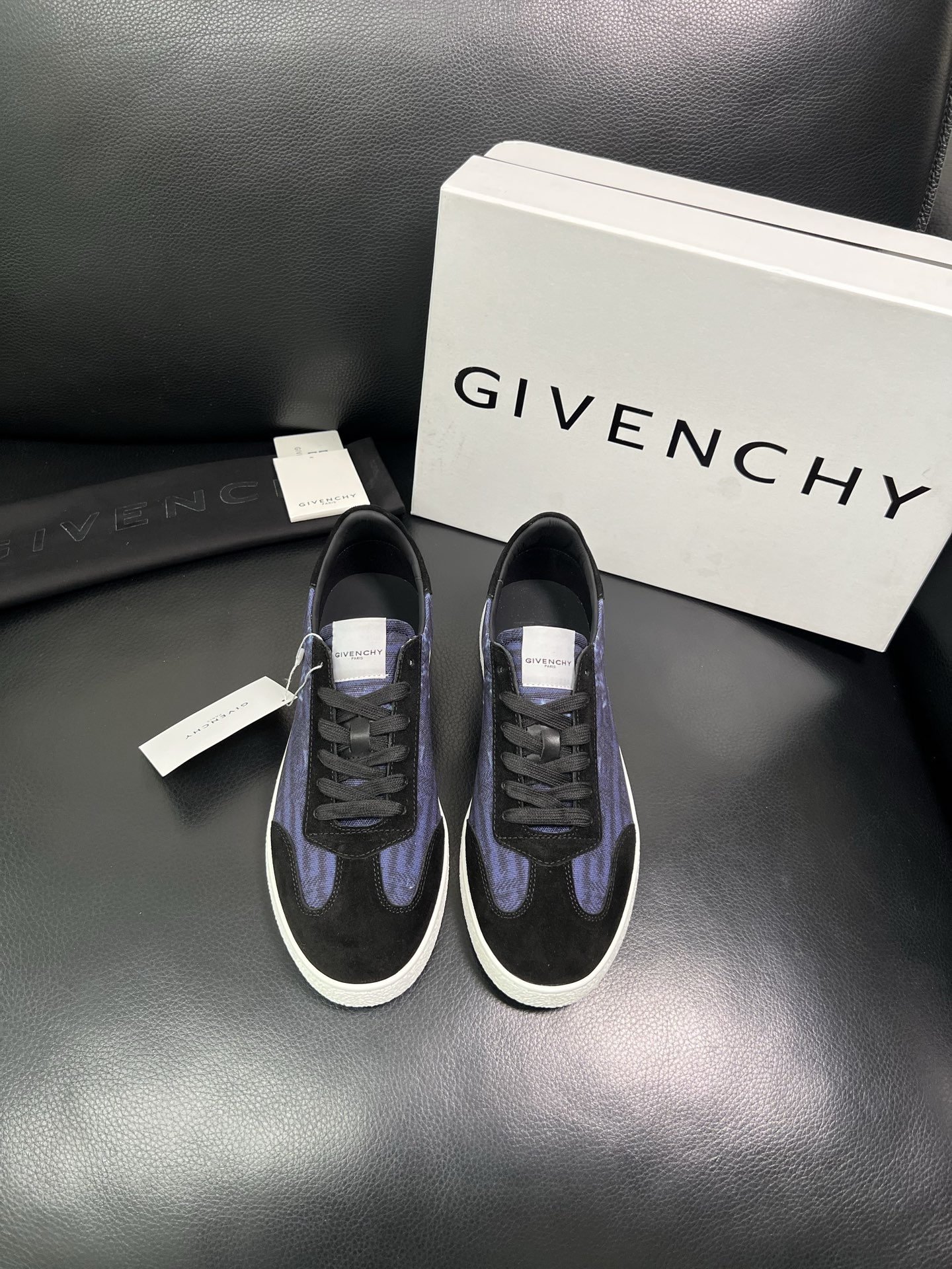 Givenchy 高品质 顶级工艺品 纪梵希 专柜同步原厂配置，意大利进口牛皮搭配网布面料，全鞋配件私模