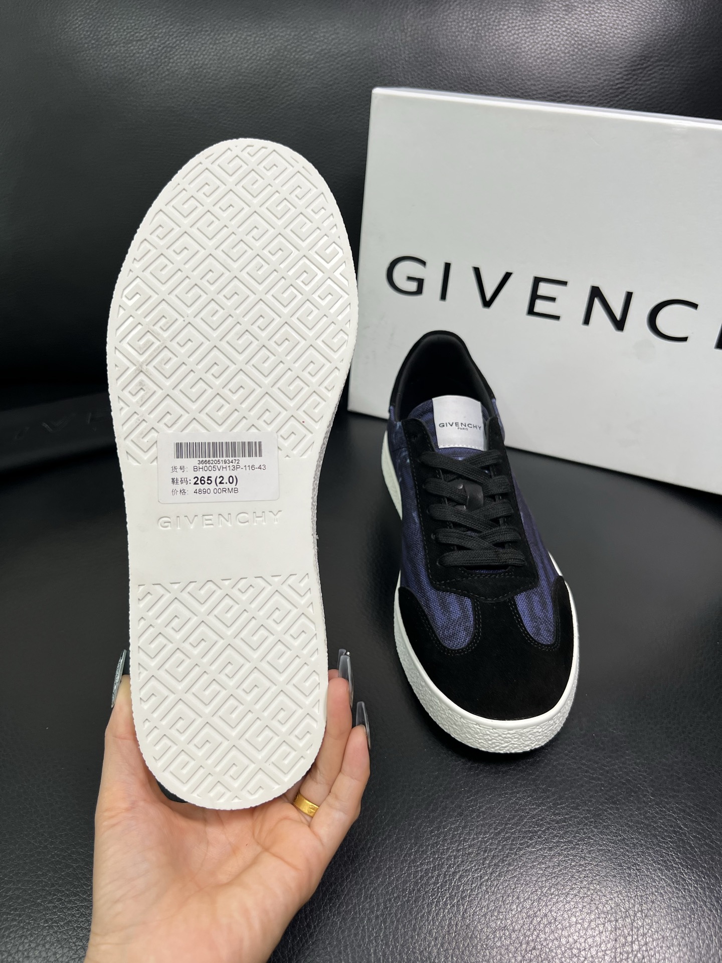 Givenchy 高品质 顶级工艺品 纪梵希 专柜同步原厂配置，意大利进口牛皮搭配网布面料，全鞋配件私模