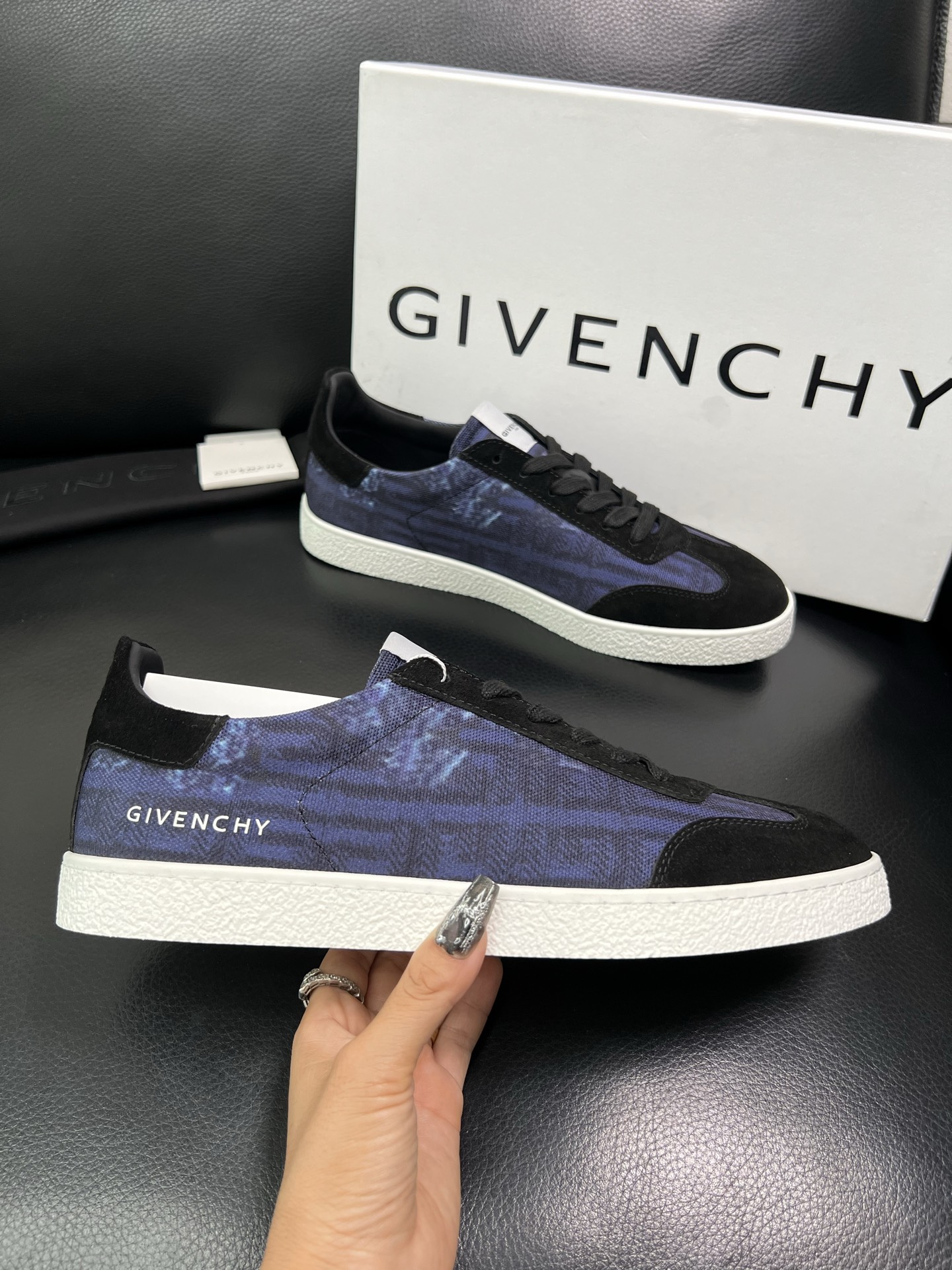 Givenchy 高品质 顶级工艺品 纪梵希 专柜同步原厂配置，意大利进口牛皮搭配网布面料，全鞋配件私模
