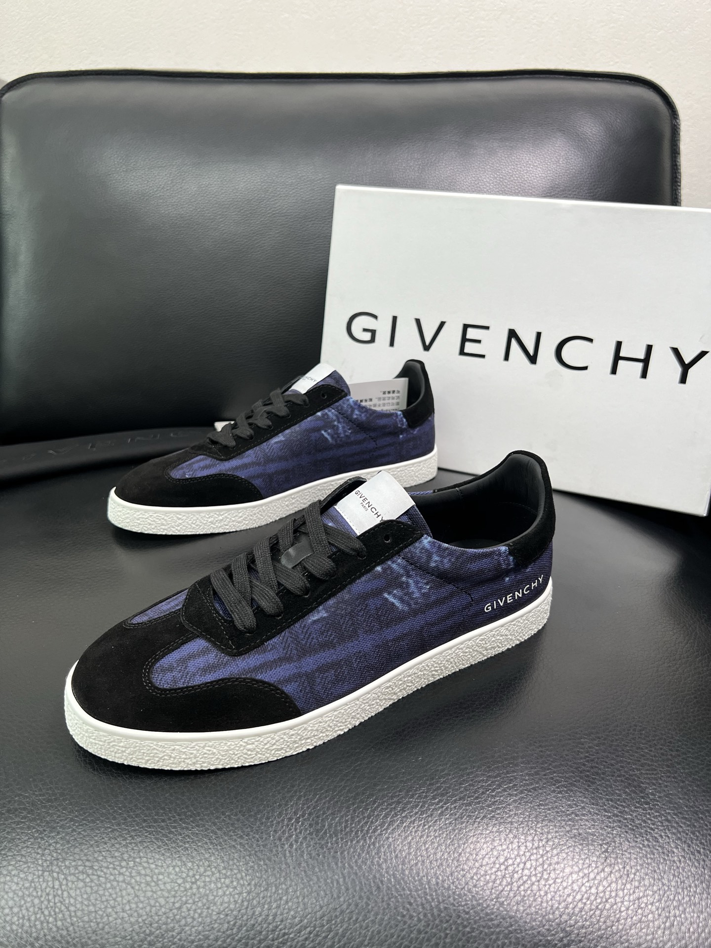 Givenchy 高品质 顶级工艺品 纪梵希 专柜同步原厂配置，意大利进口牛皮搭配网布面料，全鞋配件私模
