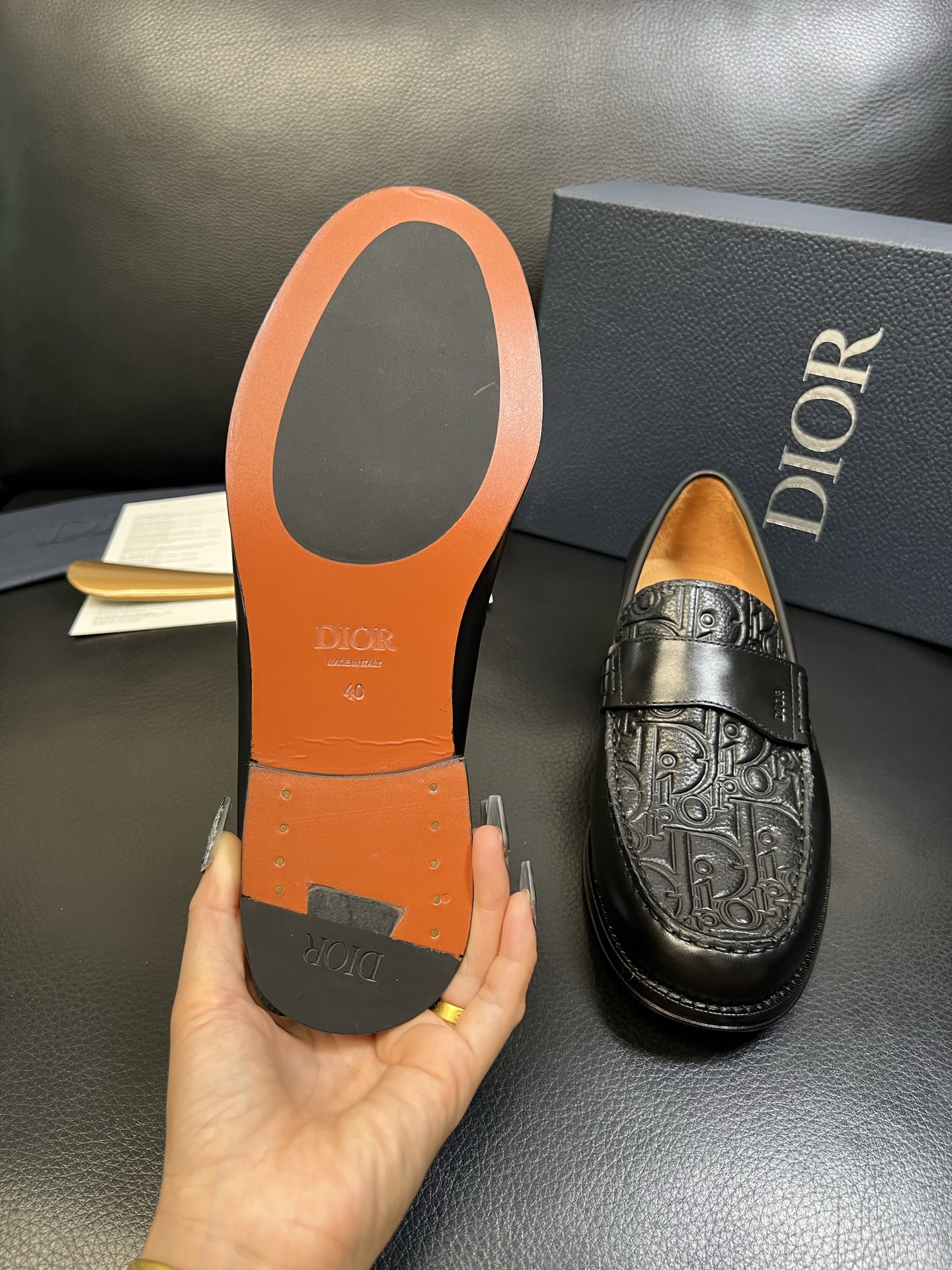 Dior 顶级工艺品 迪奥 专柜同步 原厂配置，意大利进口原版牛皮面料，透气舒适进口水染牛里垫，鞋底：原