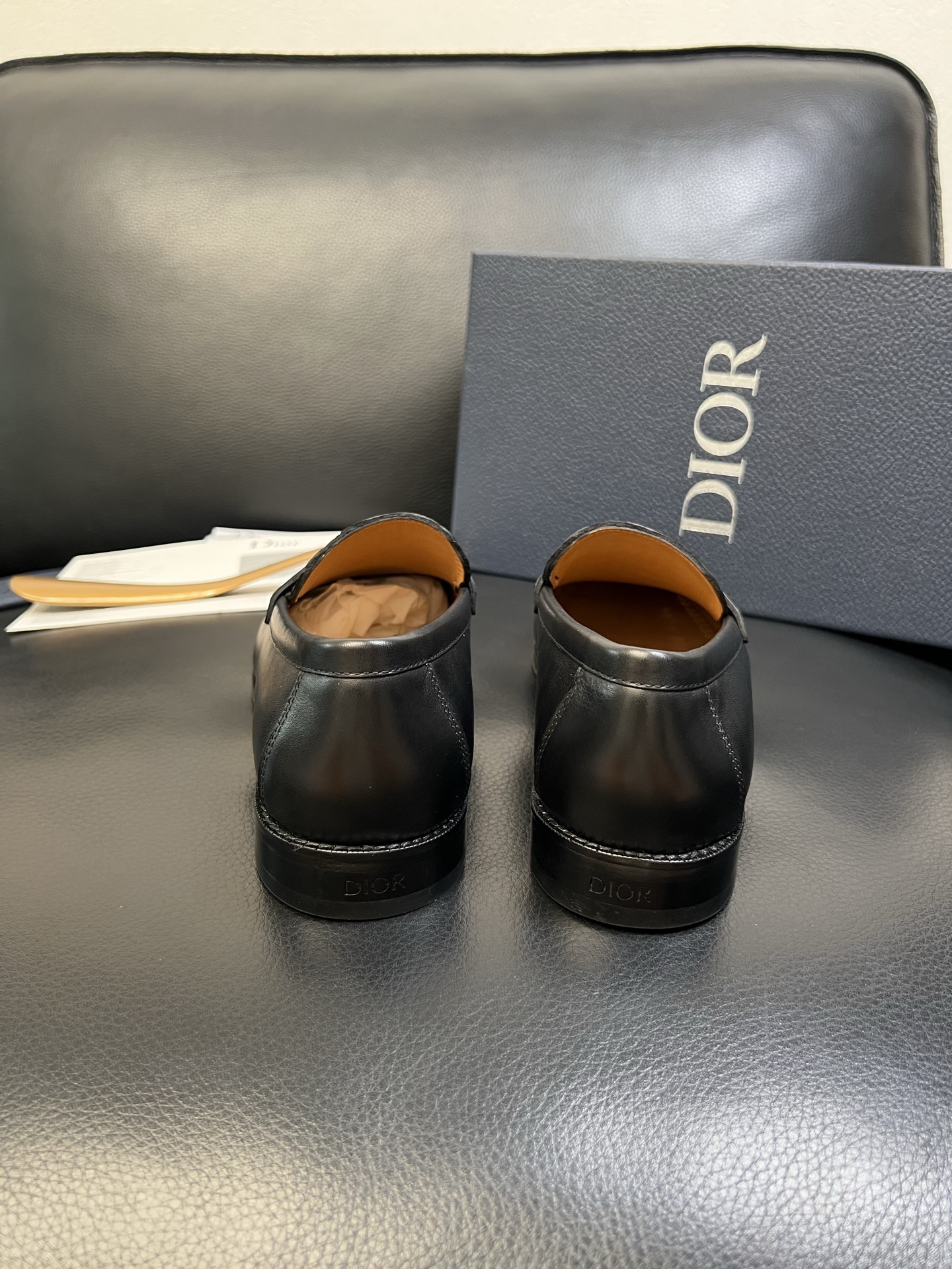 Dior 顶级工艺品 迪奥 专柜同步 原厂配置，意大利进口原版牛皮面料，透气舒适进口水染牛里垫，鞋底：原