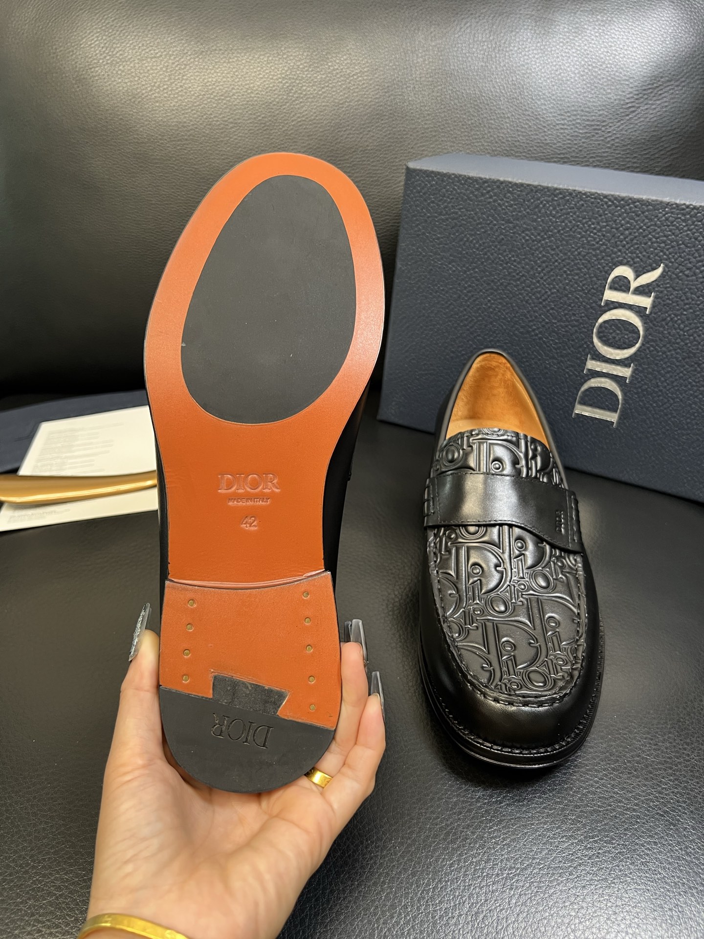 Dior 顶级工艺品 迪奥 专柜同步 原厂配置，意大利进口原版牛皮面料，透气舒适进口水染牛里垫，鞋底：原