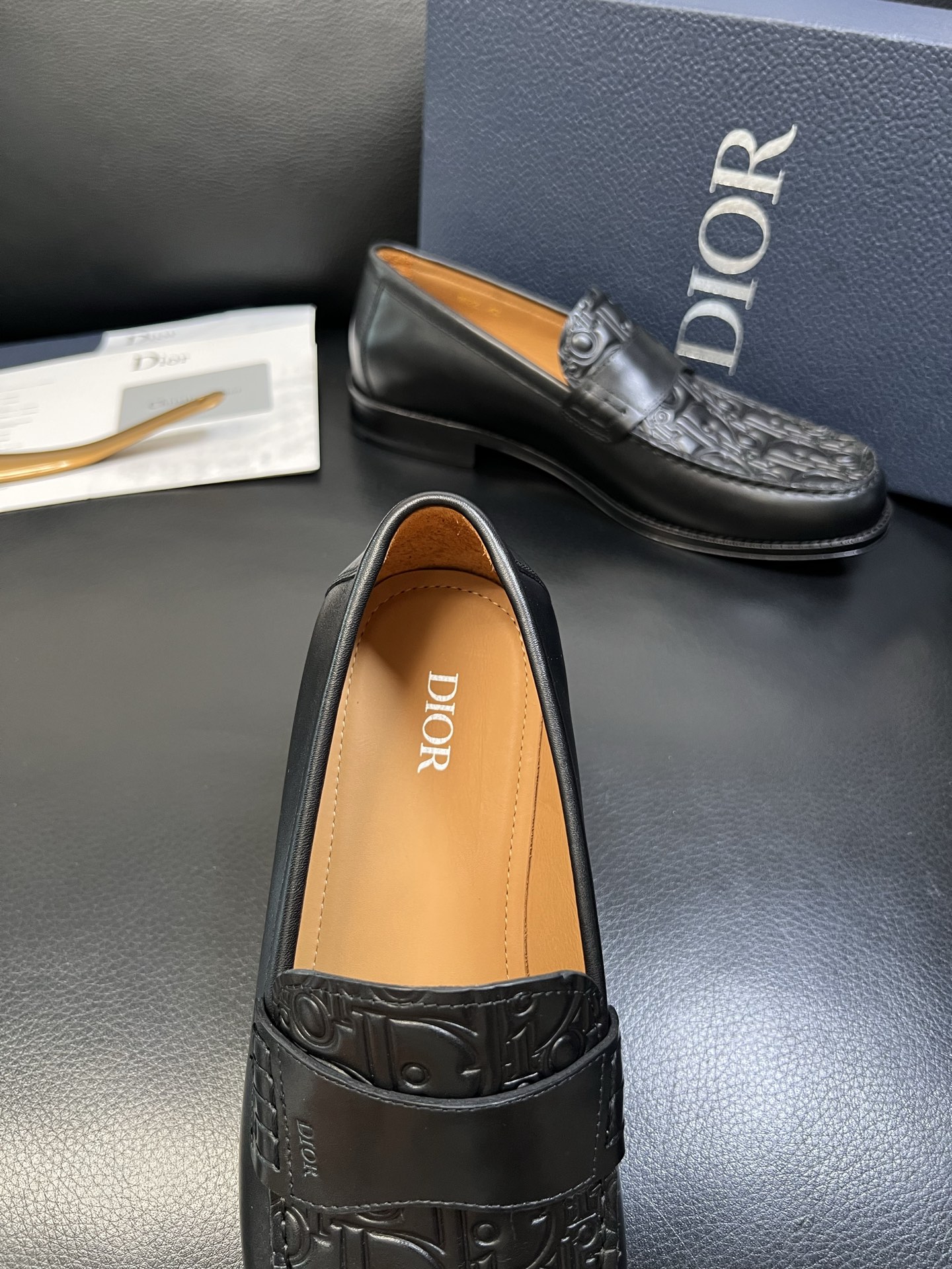 Dior 顶级工艺品 迪奥 专柜同步 原厂配置，意大利进口原版牛皮面料，透气舒适进口水染牛里垫，鞋底：原