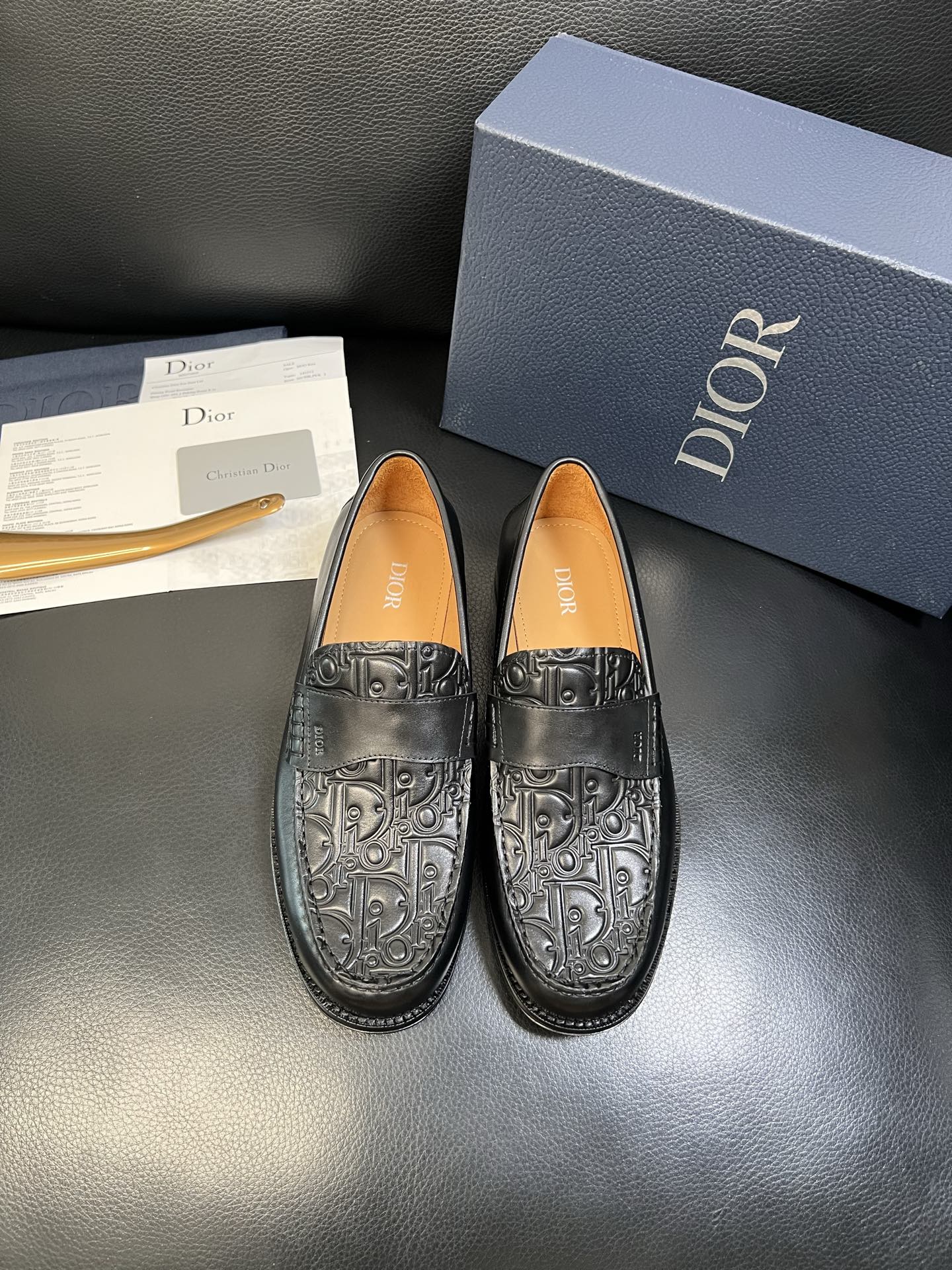 Dior 顶级工艺品 迪奥 专柜同步 原厂配置，意大利进口原版牛皮面料，透气舒适进口水染牛里垫，鞋底：原