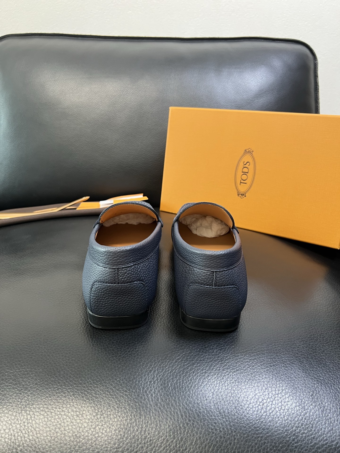 Tods 高品质 顶级代购 托德斯 专柜新款，原厂配置意大利进口牛皮面料，高品质复杂拼接工艺，经典的外观