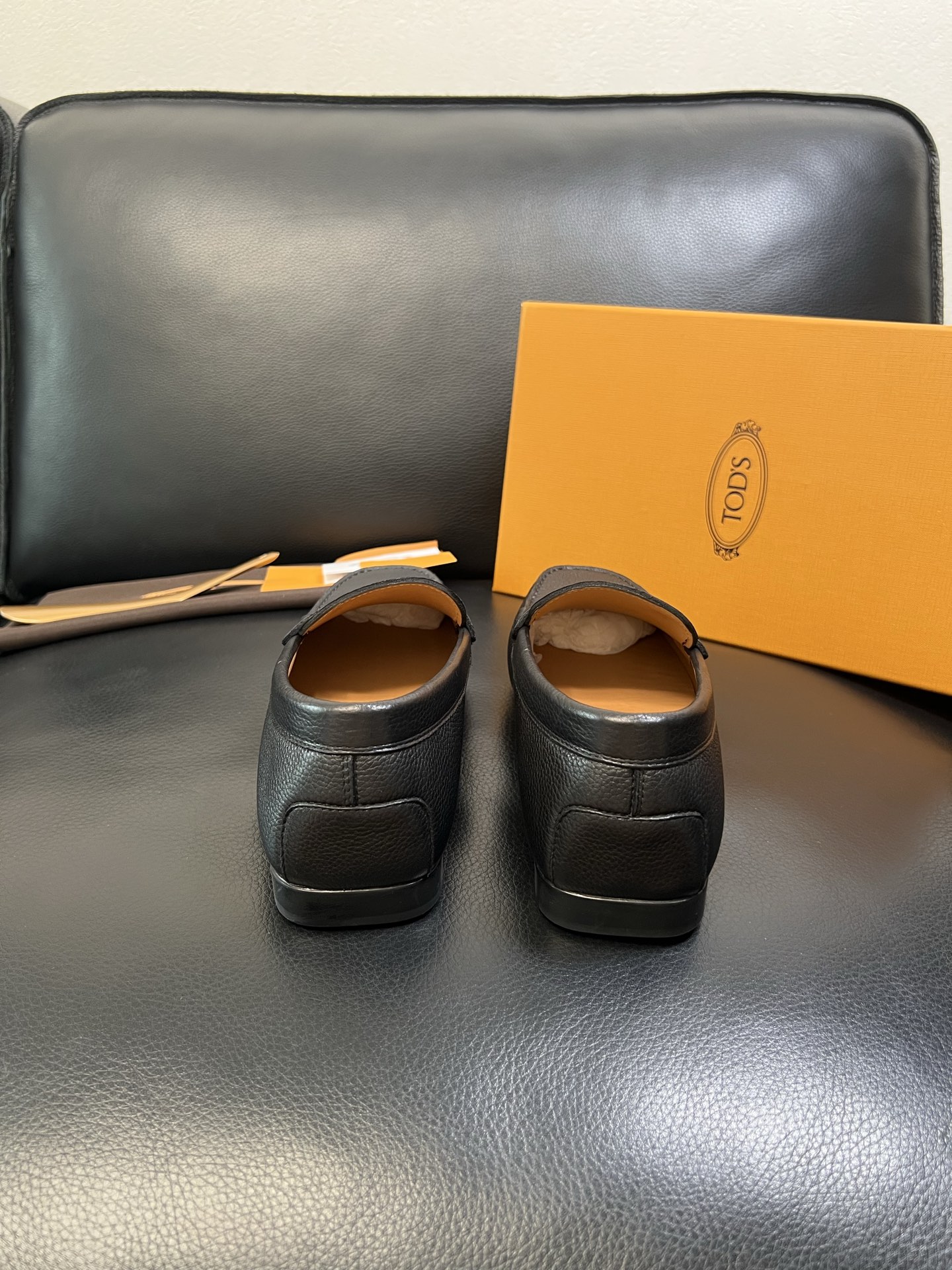 Tods 高品质 顶级代购 托德斯 专柜新款，原厂配置意大利进口牛皮面料，高品质复杂拼接工艺，经典的外观