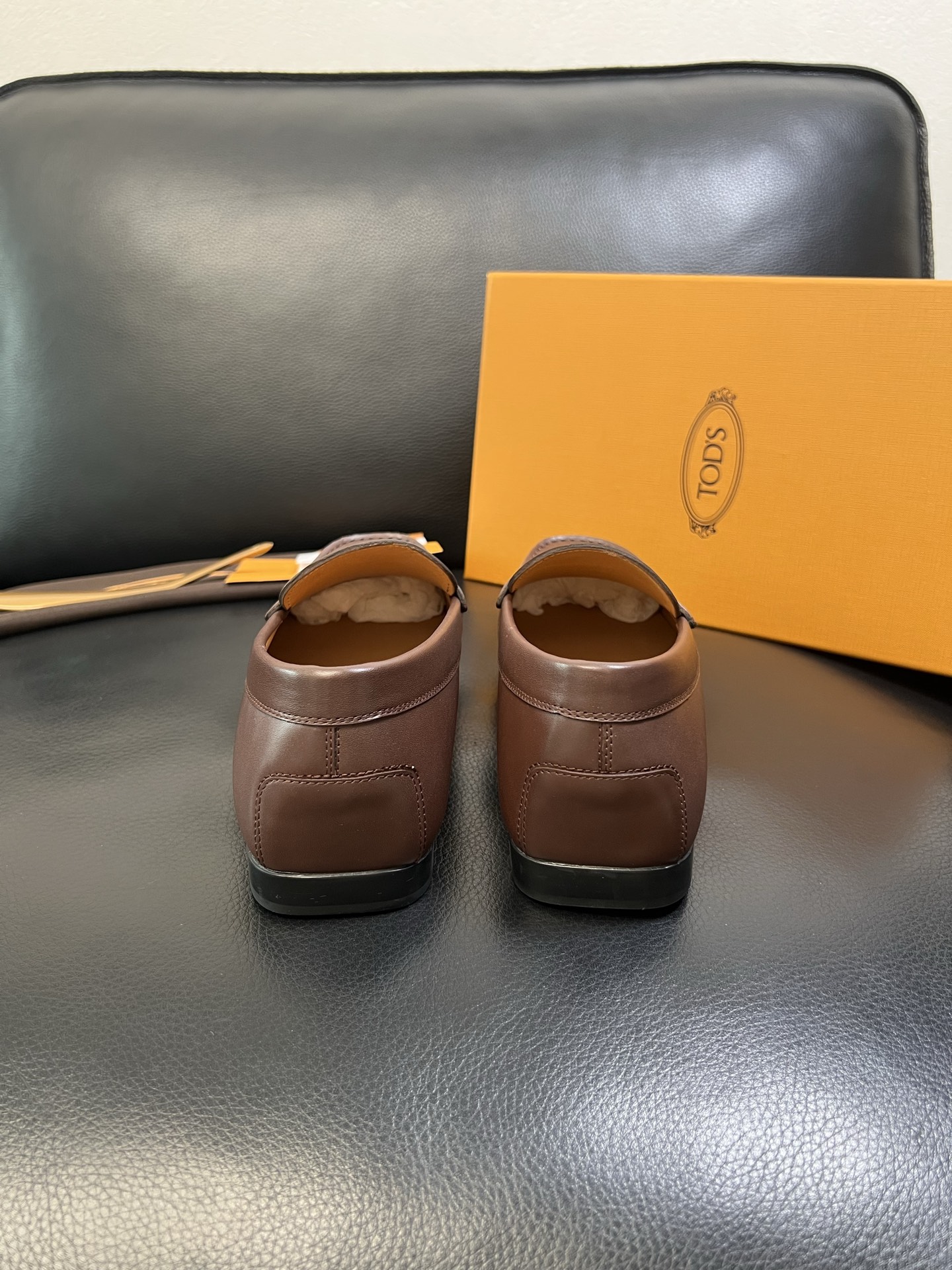 Tods 高品质 顶级代购 托德斯 专柜新款，原厂配置意大利进口牛皮面料，高品质复杂拼接工艺，经典的外观