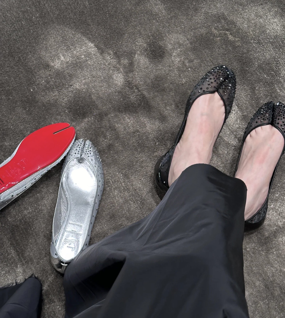 NO:260474,Picture of foot, split toe shoes19860909上脚图,分趾鞋,Women's Shoes