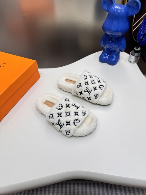 Louis Vuitton White Wool Flat Slippers: Cozy, Stylish, and Comfortable 1 Louis Vuitton White Wool Flat Slippers: Cozy, Stylish, and Comfortable