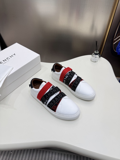 Givenchy City Sneakers in White Leather with Logo Straps - Size 38-45 17 Givenchy City Sneakers in White Leather with Logo Straps - Size 38-45