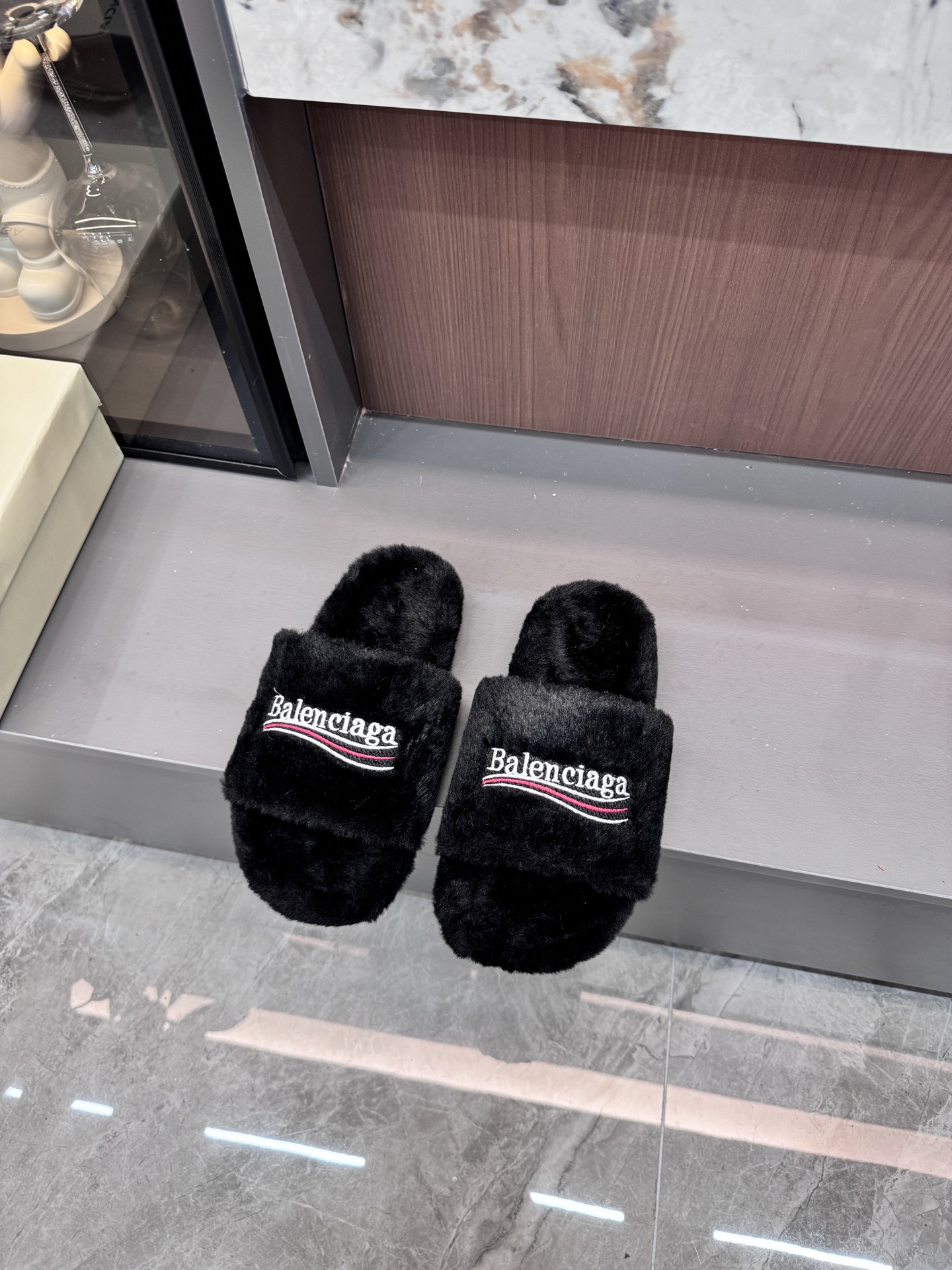 Balenciaga 专柜款经典鞋履 2