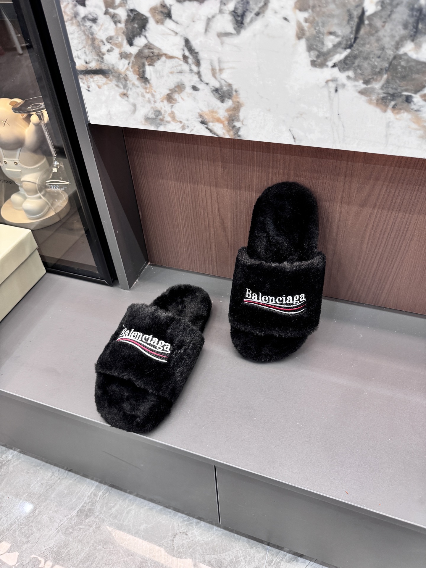 Balenciaga 专柜款经典鞋履 4