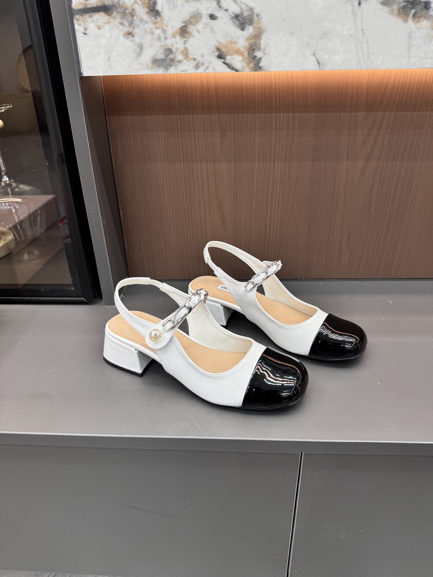 Miu Miu Haute Couture Classic Luxury Leather Shoe Ref 3