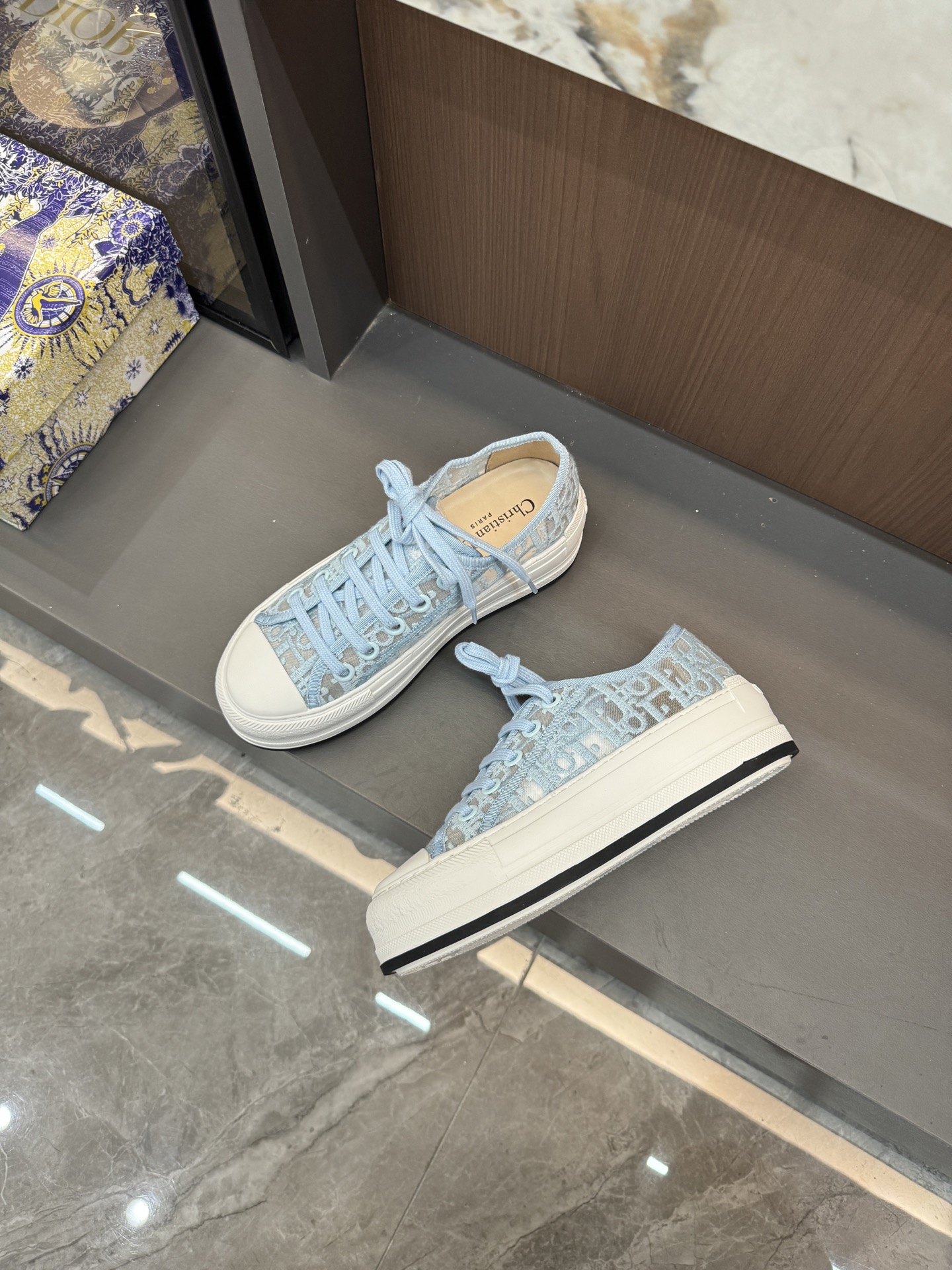 Dior 专柜款经典鞋履 6