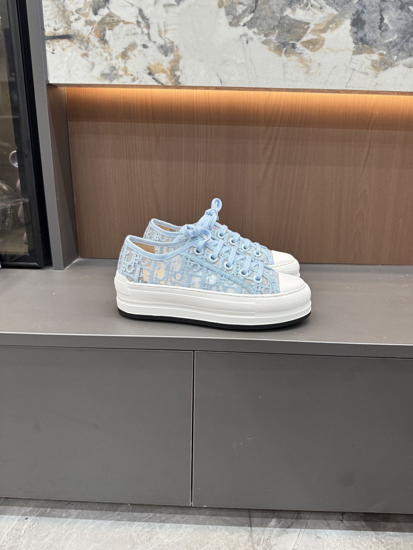 Dior 专柜款经典鞋履 4