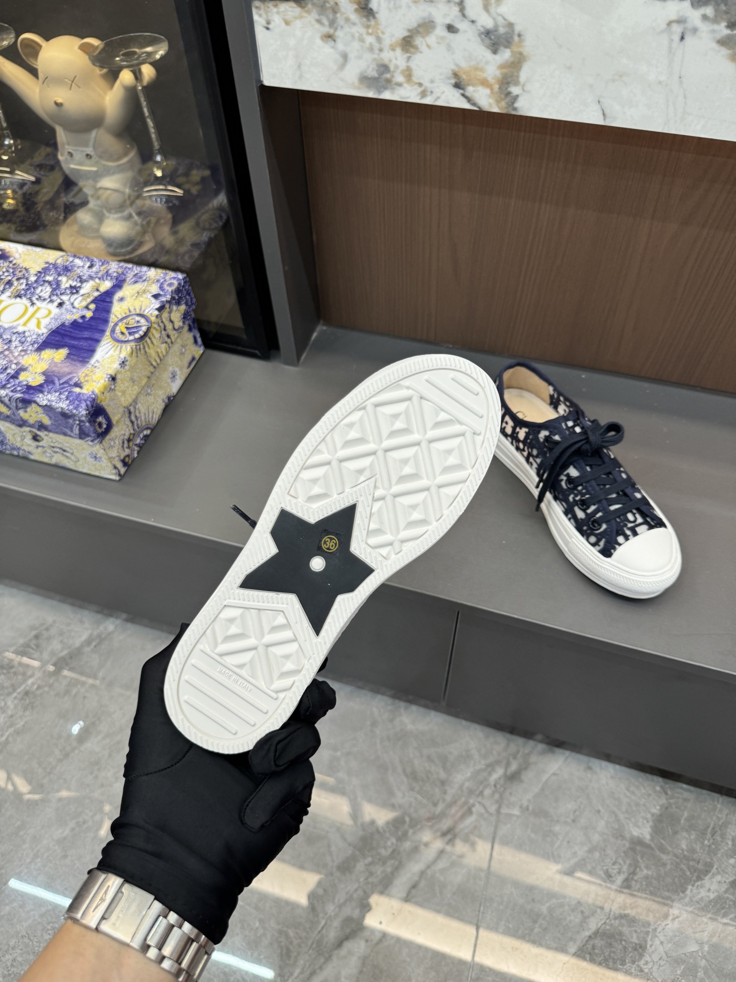Dior 专柜款经典鞋履 8