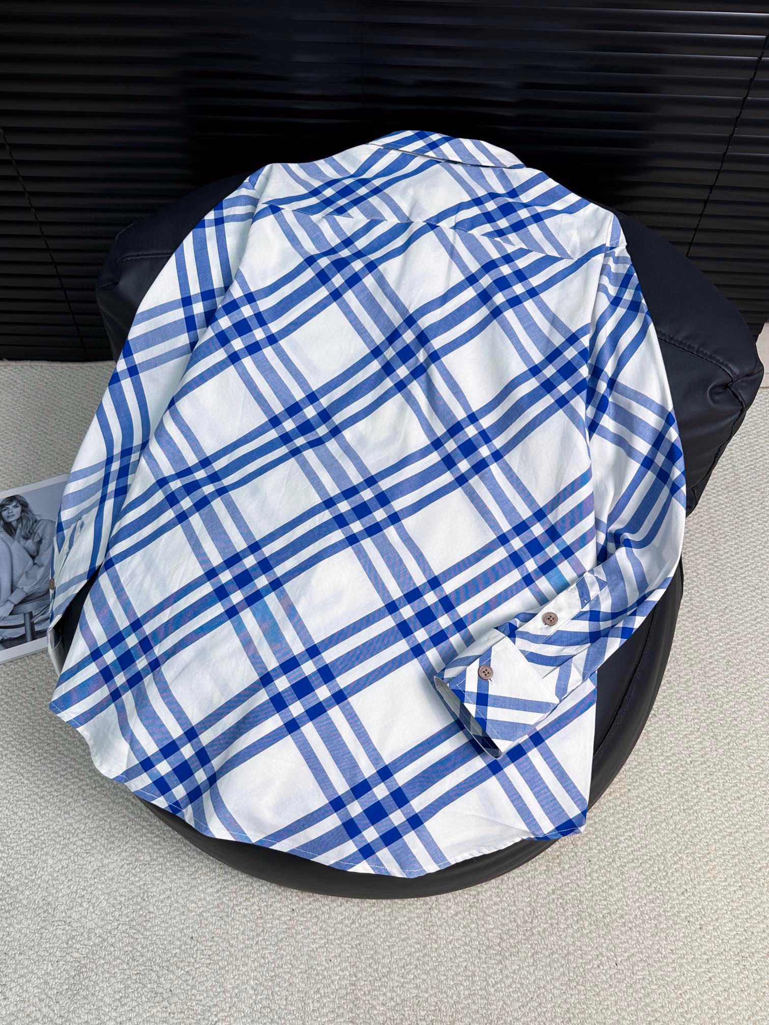 Barbara Burberry 2024s Classic Shirt in Blue Khaki, Size S-XL, Cotton Silk Material - 图片 3
