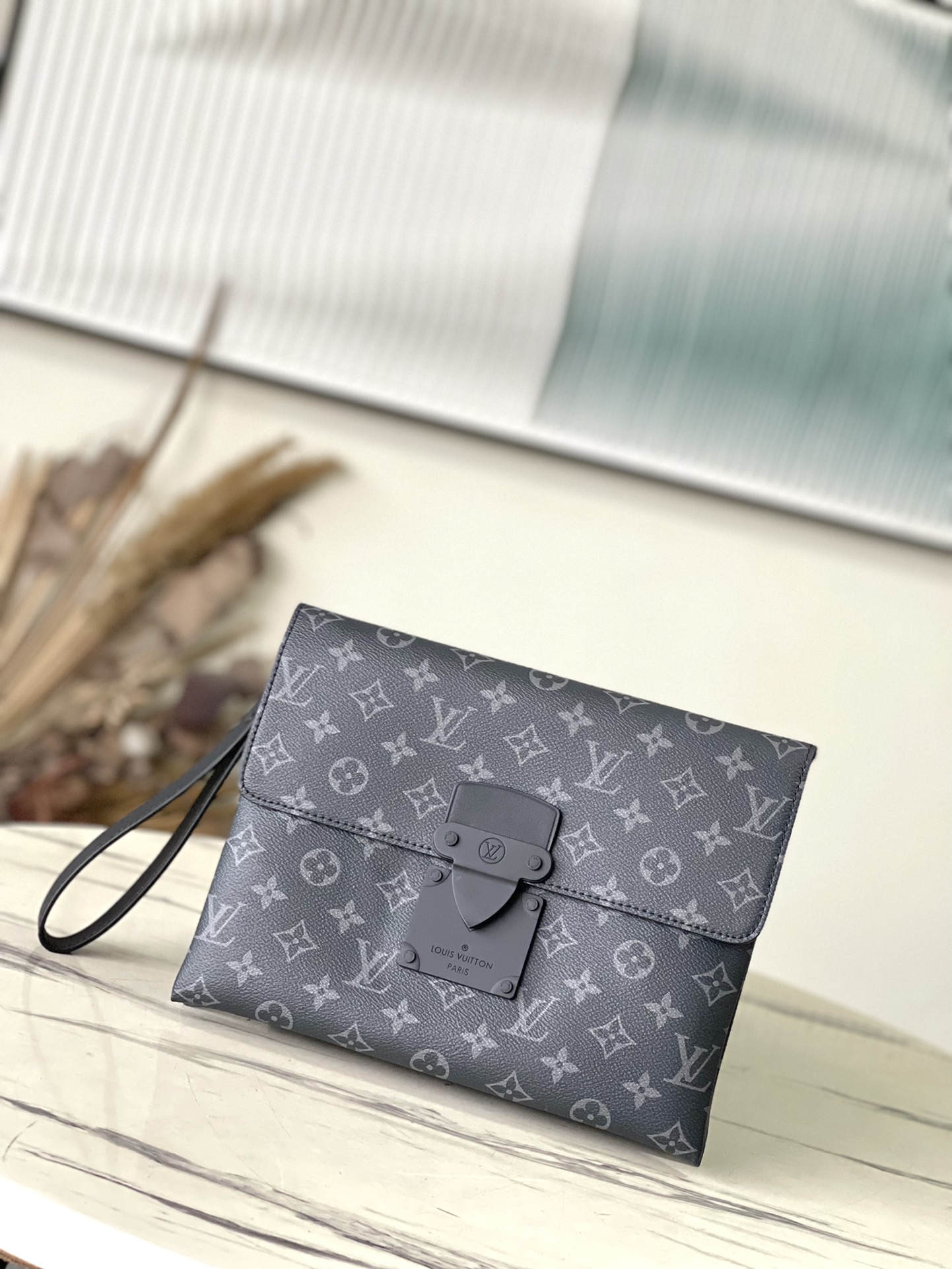 Louis Vuitton Taschen Kupplungsbeutel Schwarz Monogram Eclipse Leinwand Pochette M82559