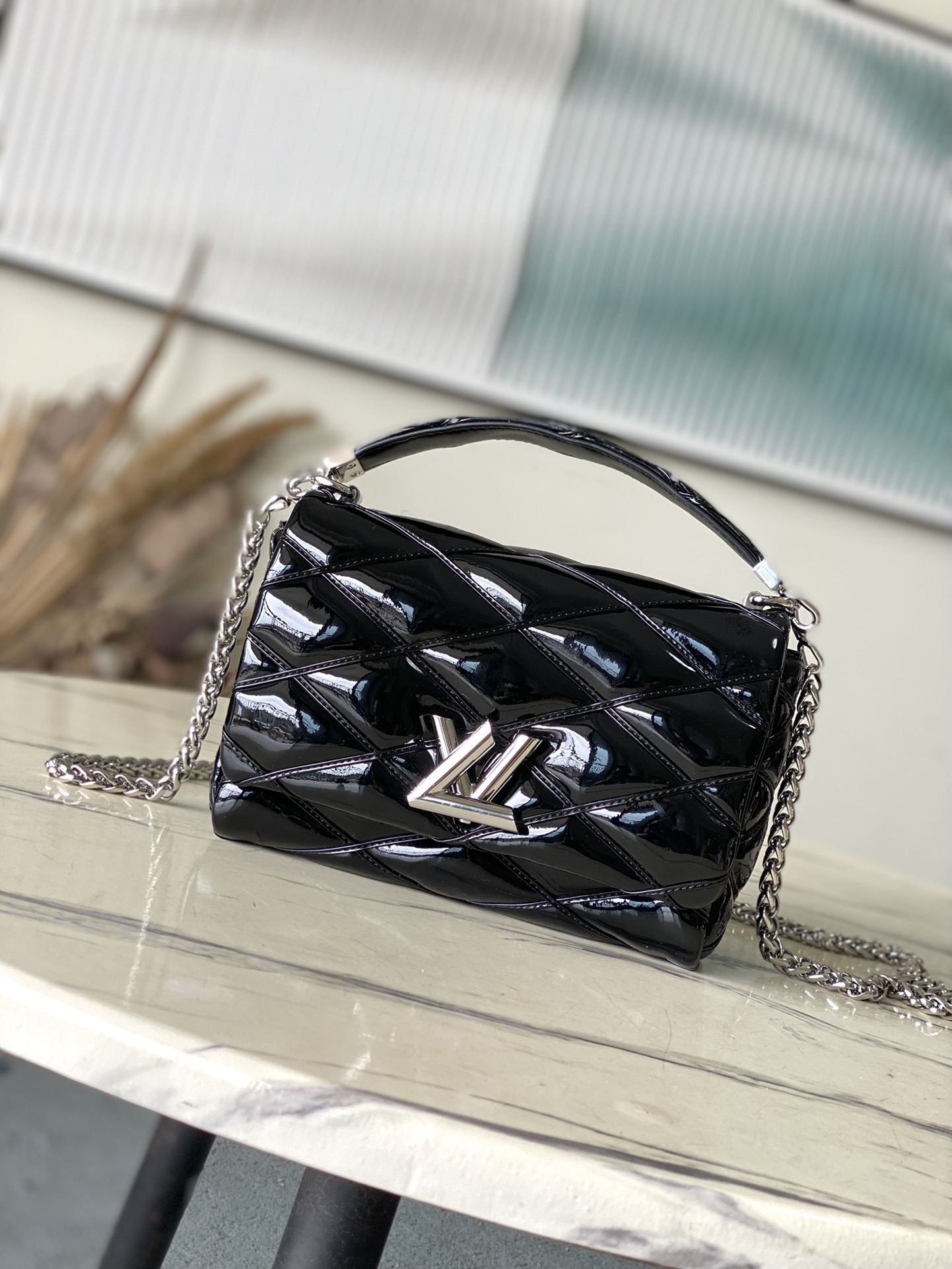 Louis Vuitton Taschen Handtaschen Polieren Silber Hardware Lackleder Schaffell Frühling/Sommer Kollektion LV Twist M25046