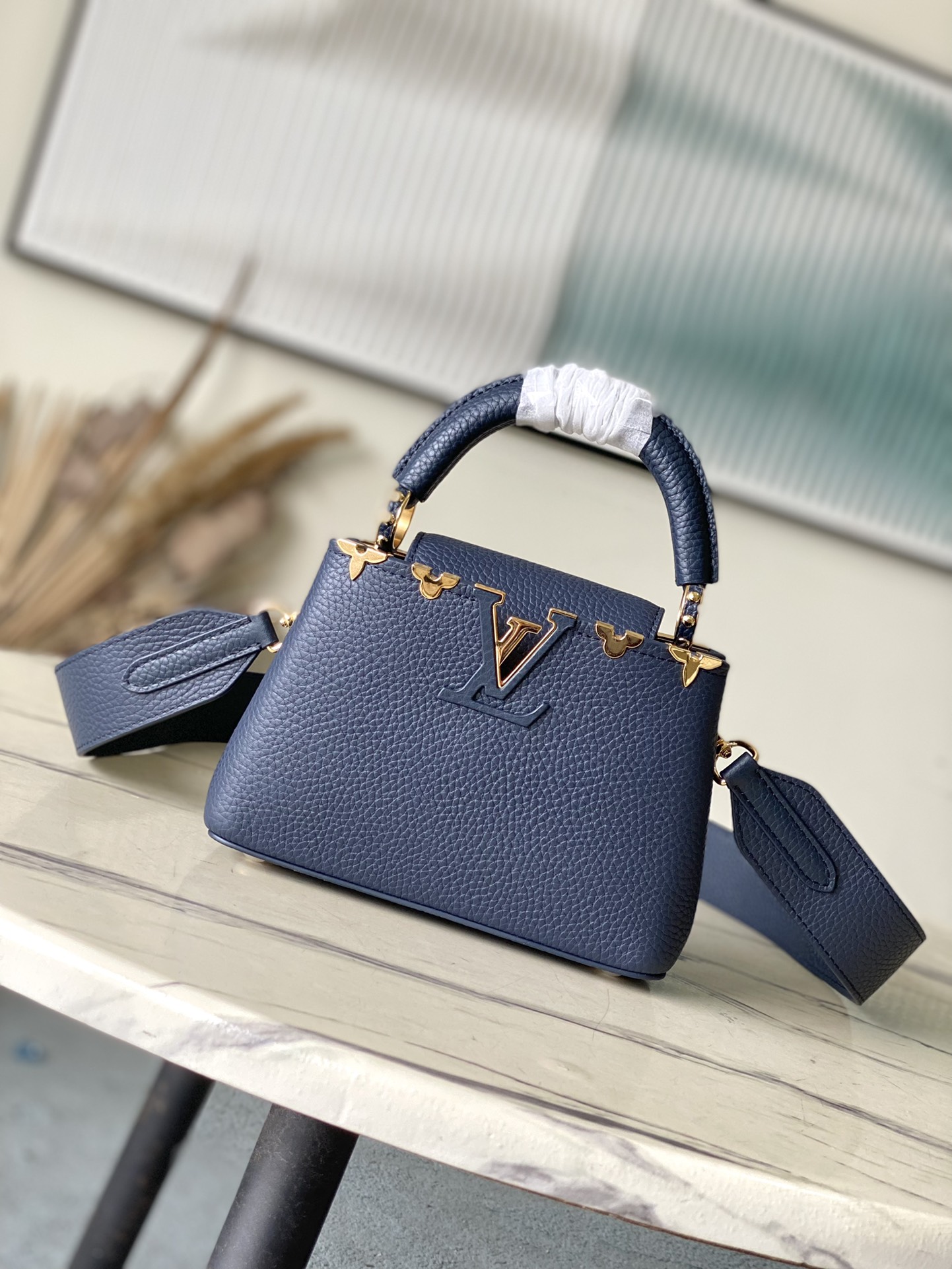 Louis Vuitton LV Capucines Repliken
 Taschen Handtaschen Rindsleder Mini M25231