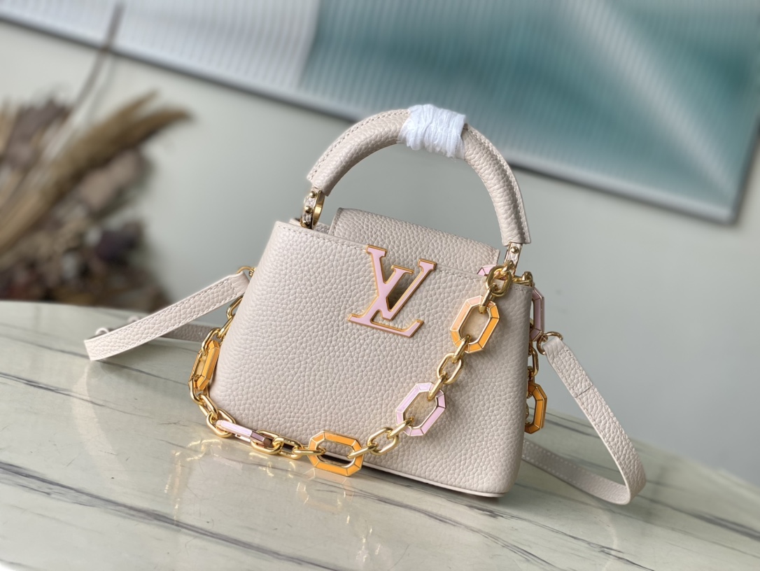 Louis Vuitton LV Capucines Taschen Handtaschen Beige Mit Diamanten besetzt Taurillon Rindsleder Ketten M24684