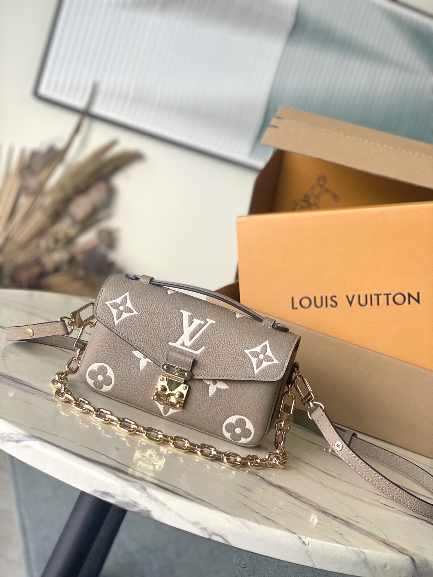 Louis Vuitton LV Pochette MeTis Taschen Handtaschen Empreinte​ Ketten M23081