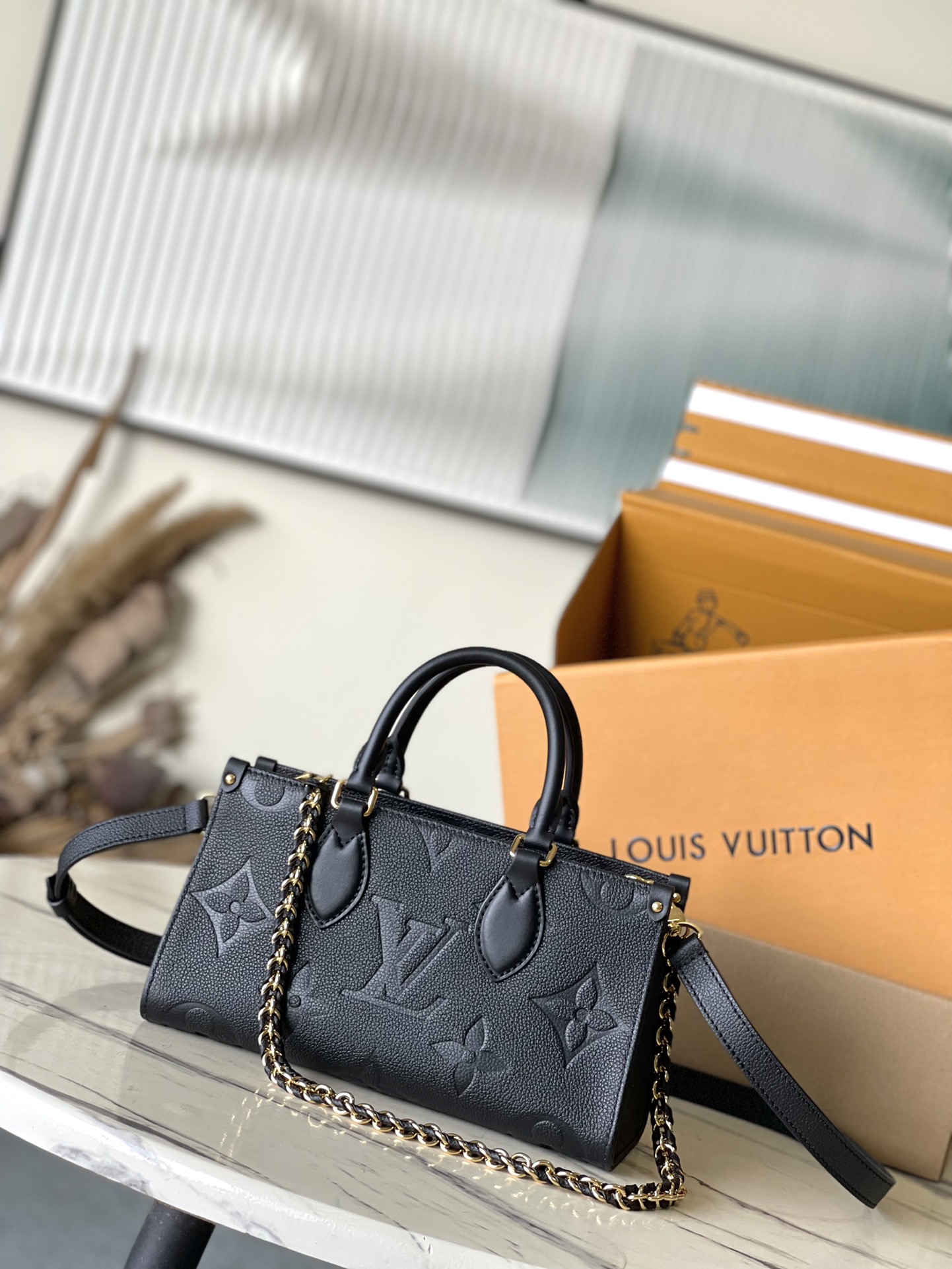 Louis Vuitton LV Onthego Taschen Handtaschen Weben Empreinte​ Ketten M23640