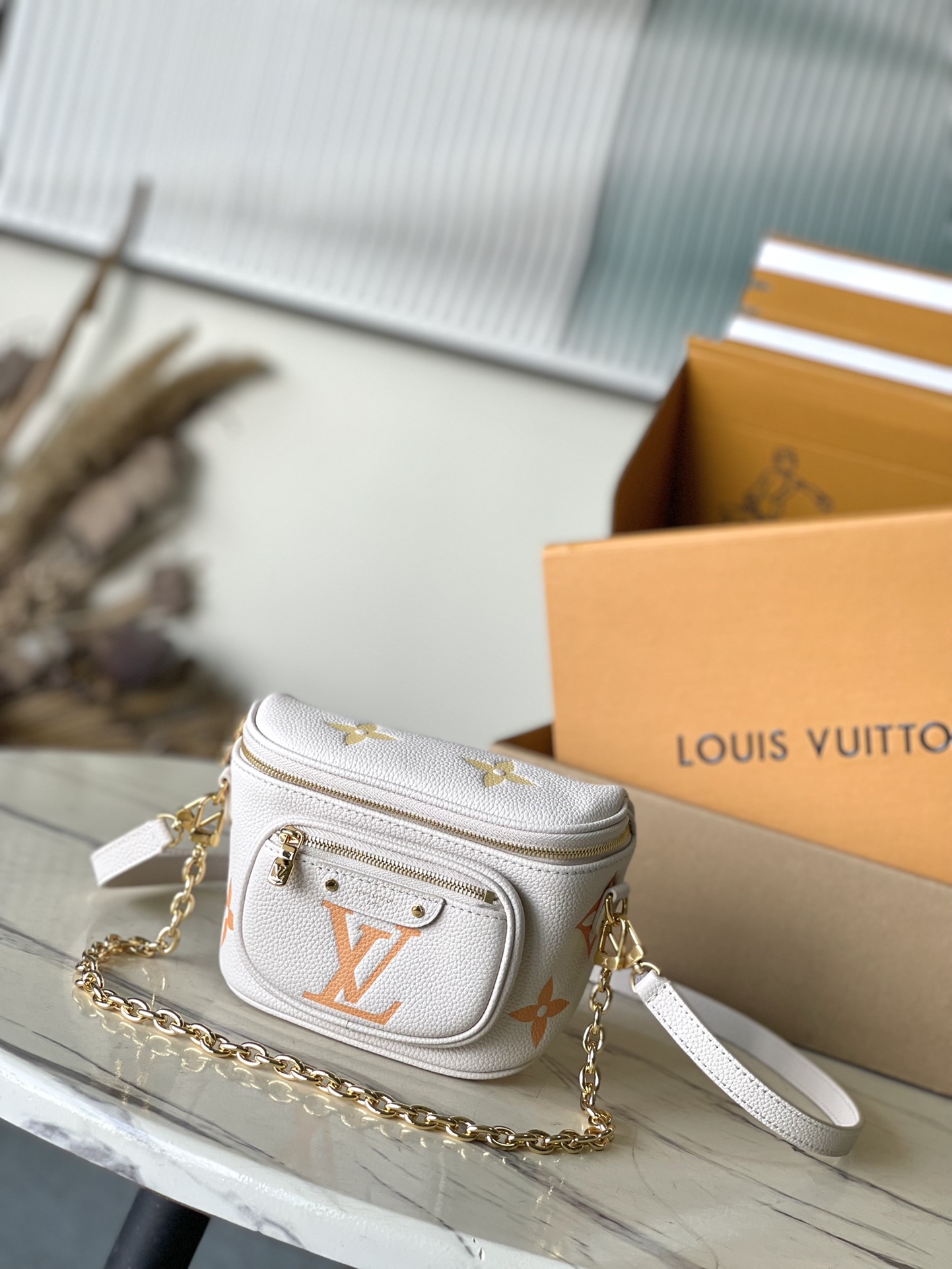 Geschäft
 Louis Vuitton LV Bumbag Taschen Handtaschen Empreinte​ Sommerkollektion Ketten M82208