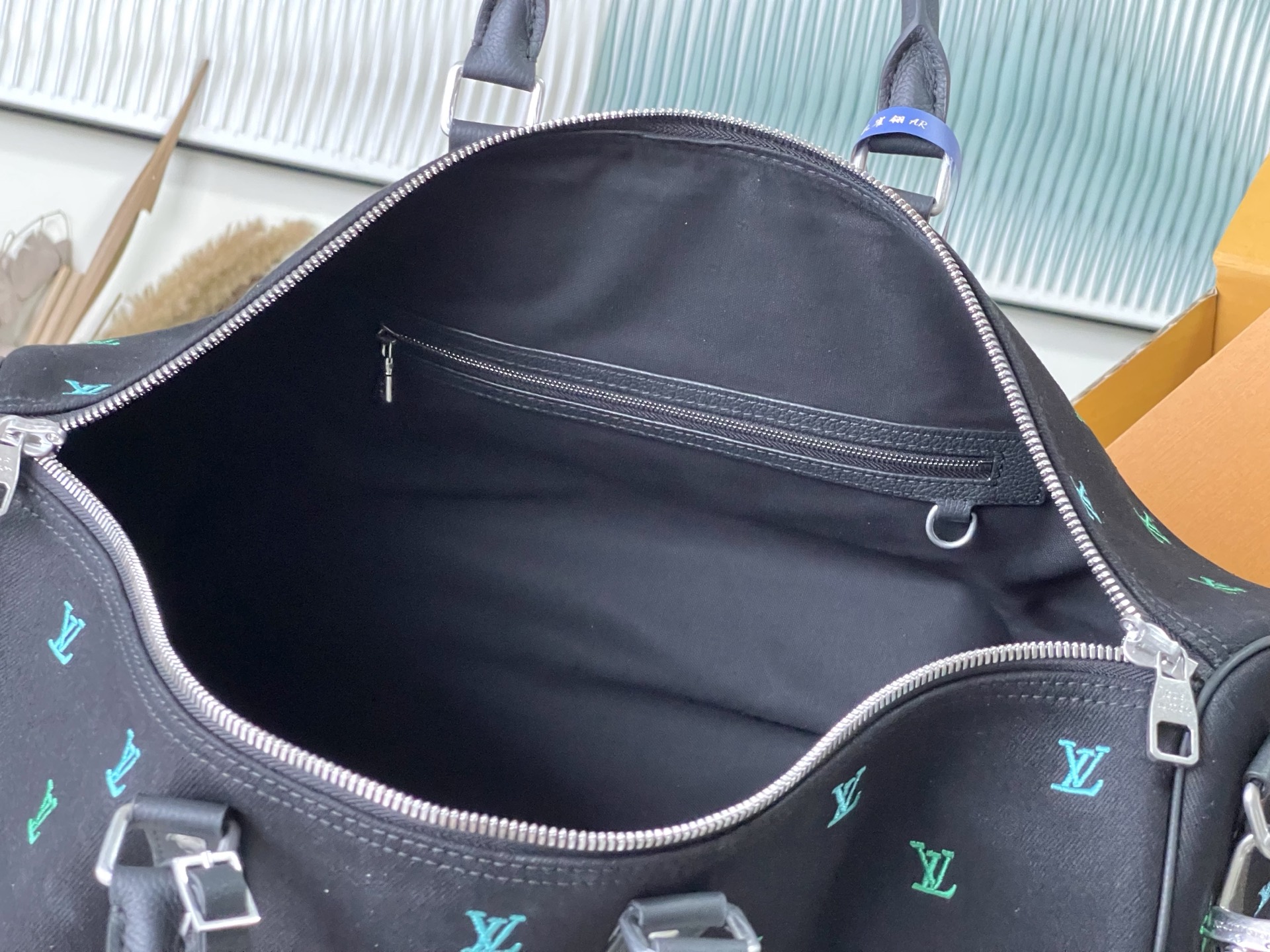 Louis Vuitton Keepall Bandouliere 50 Black Multicolor 50cm travel