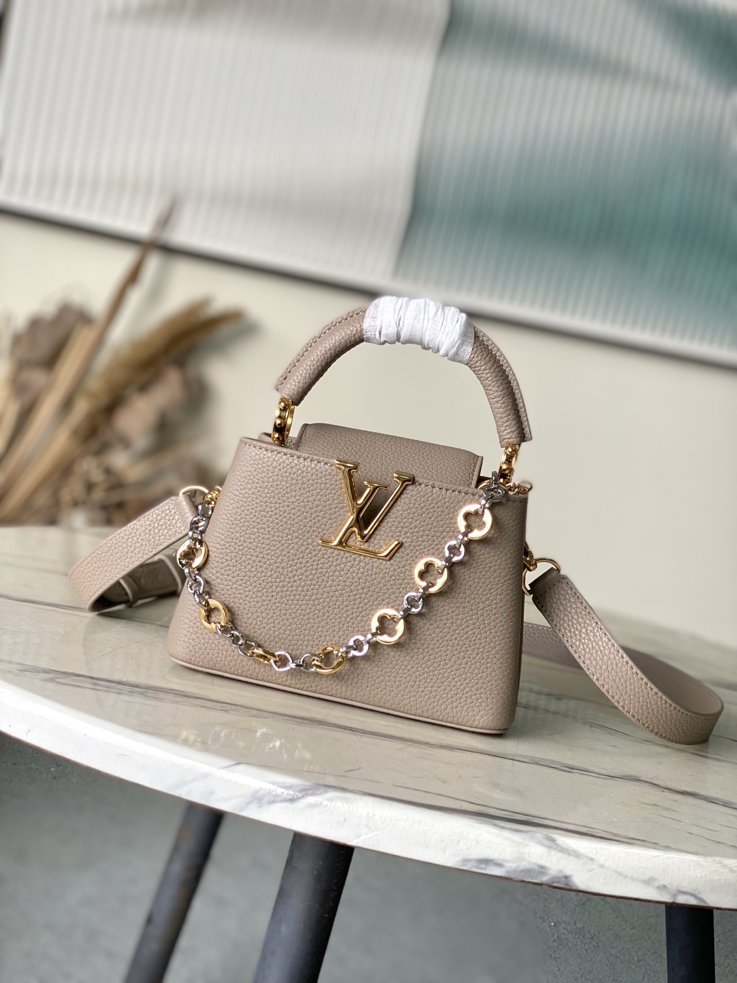 特级原厂皮 M12935 大象灰mini 本款Capucines mini 手袋取材柔韧Taurillo