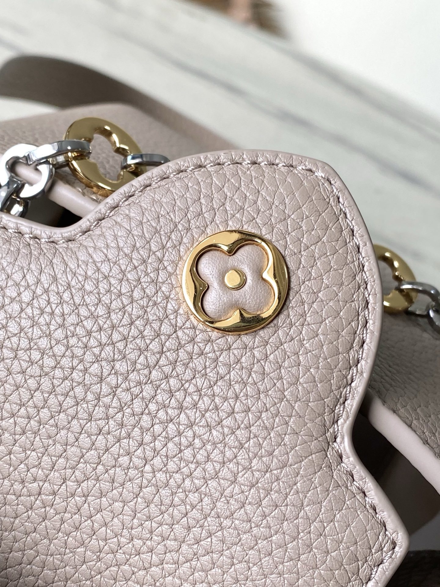 特级原厂皮 M12935 大象灰mini 本款Capucines mini 手袋取材柔韧Taurillo