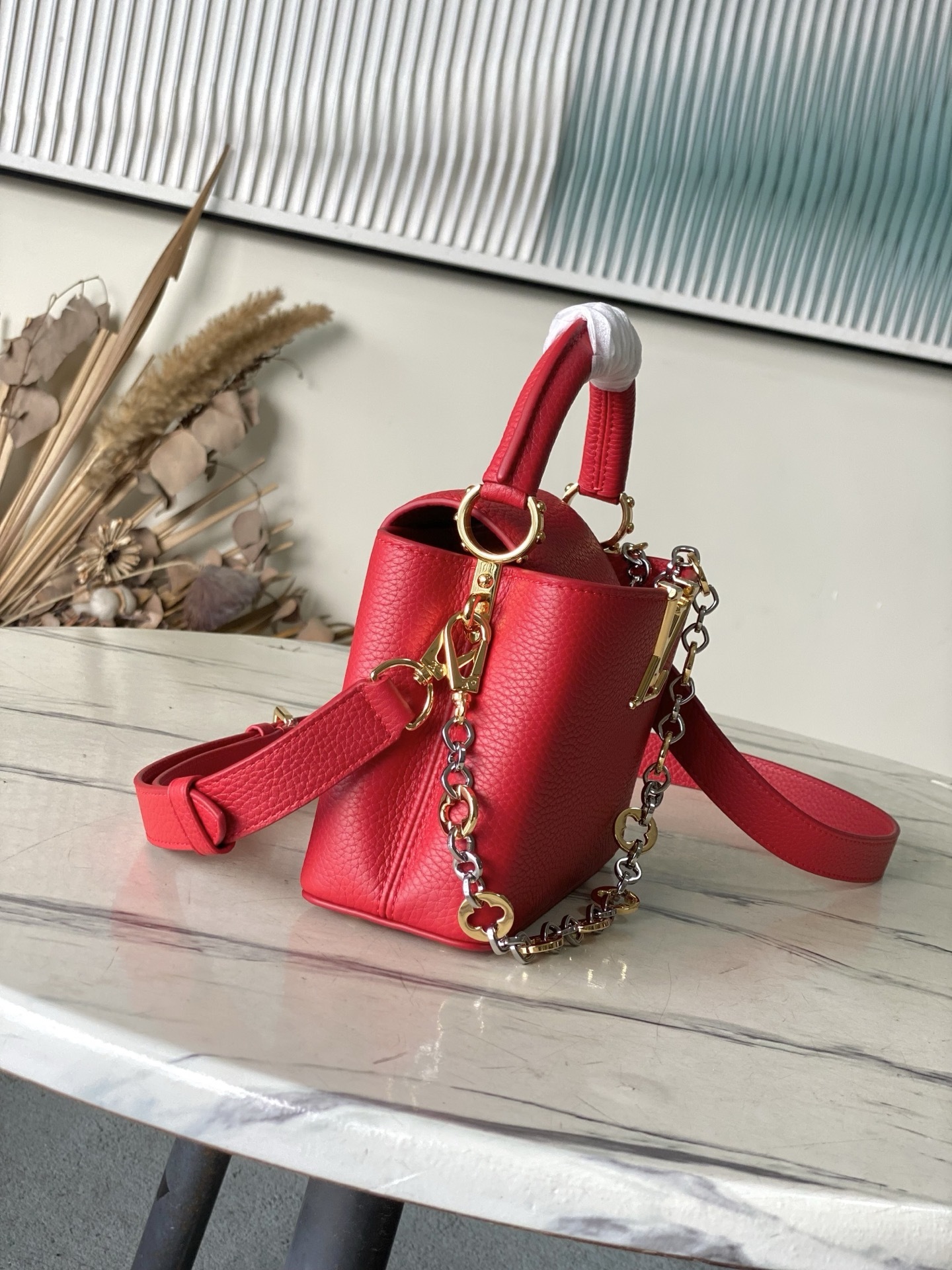 特级原厂皮 M12935 红色mini 本款Capucines mini 手袋取材柔韧Taurillon