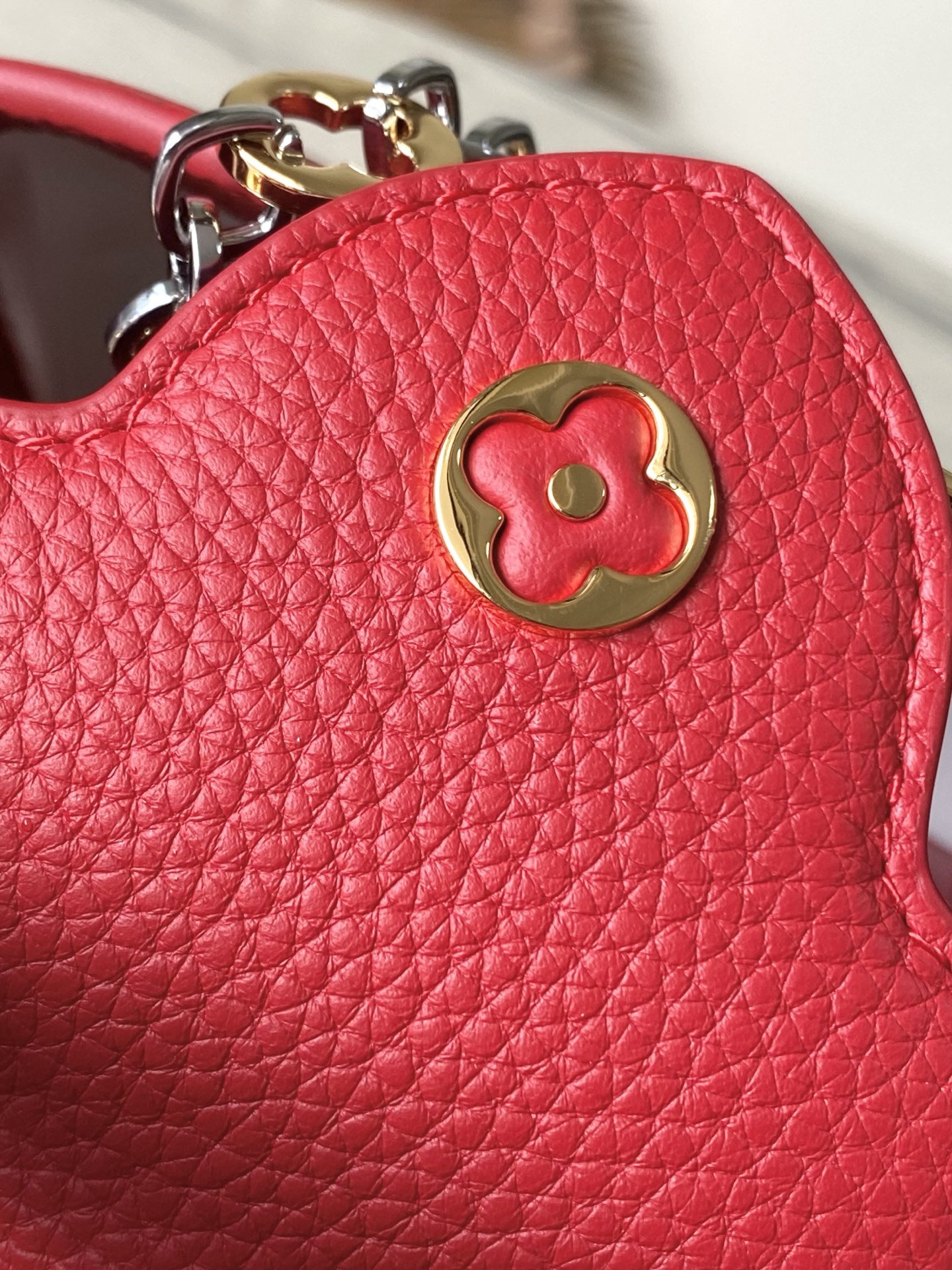 特级原厂皮 M12935 红色mini 本款Capucines mini 手袋取材柔韧Taurillon