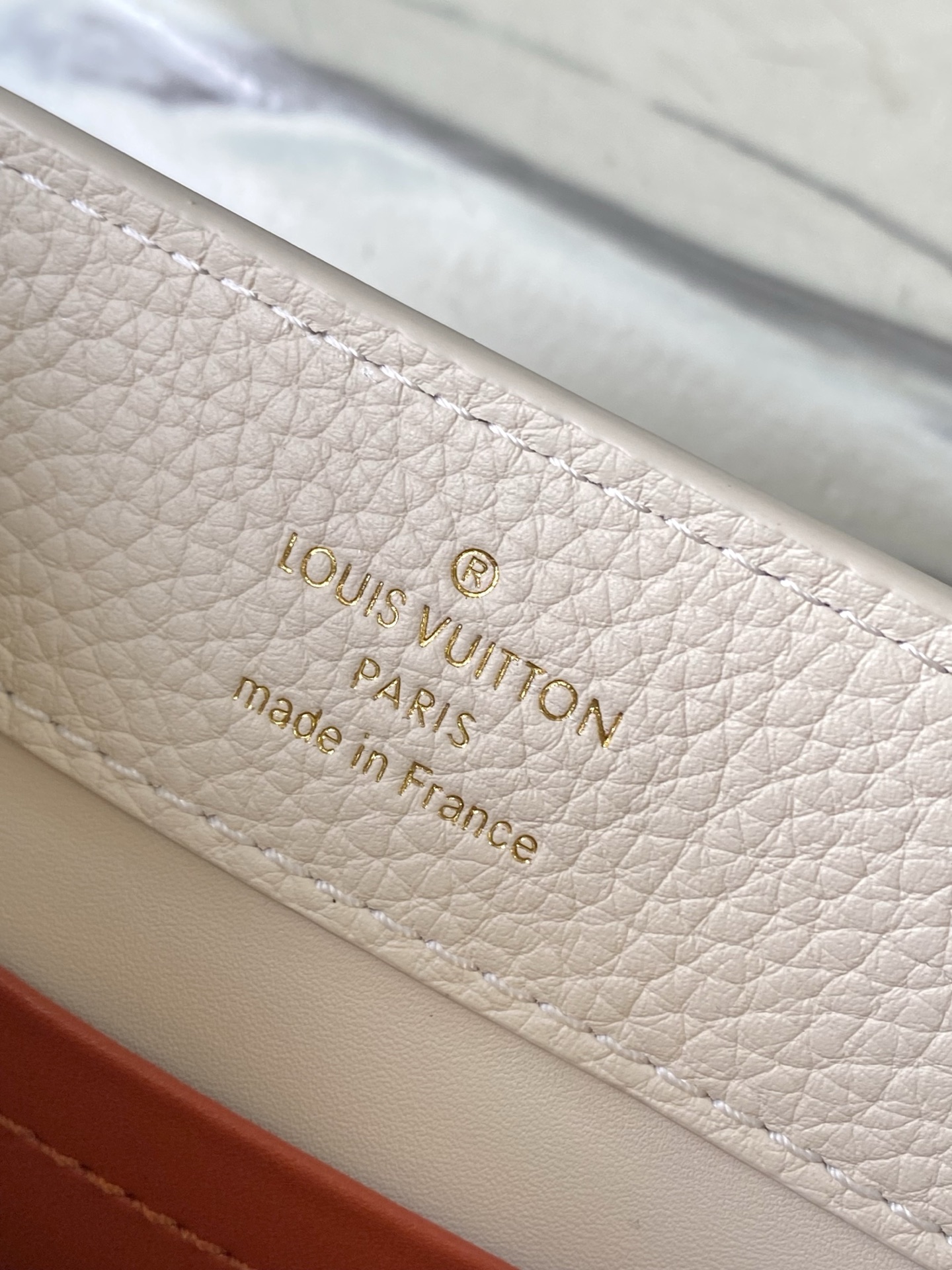 特级原厂皮 M12935 奶白色mini 本款Capucines mini 手袋取材柔韧Taurillo