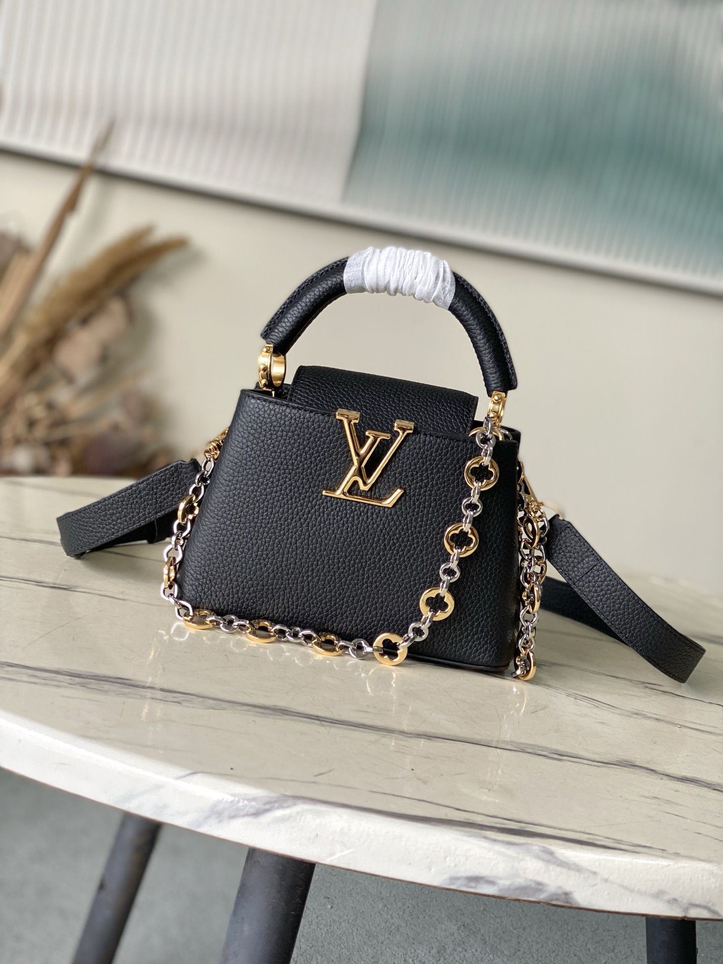 特级原厂皮 M12936 黑色mini 本款Capucines mini 手袋取材柔韧Taurillon