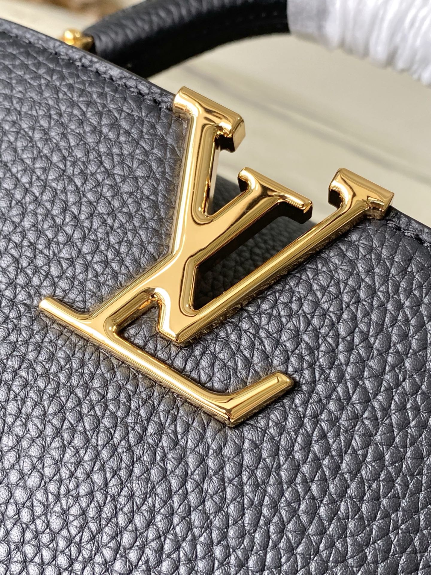 特级原厂皮 M12936 黑色mini 本款Capucines mini 手袋取材柔韧Taurillon