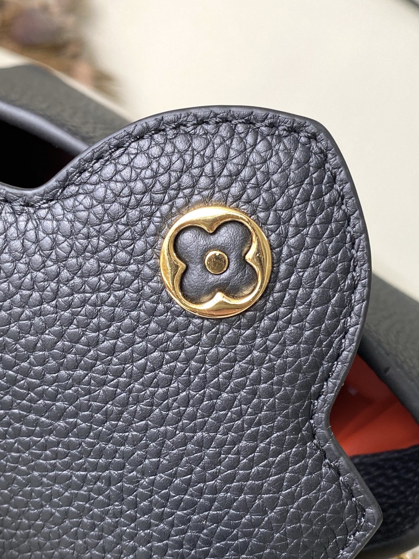 特级原厂皮 M12936 黑色mini 本款Capucines mini 手袋取材柔韧Taurillon