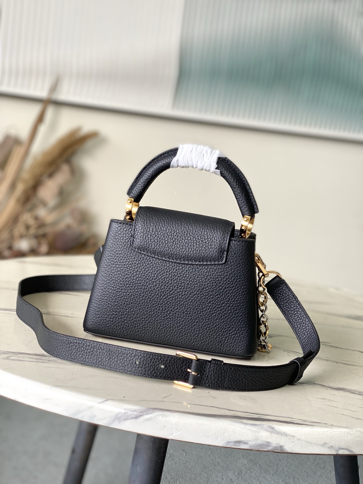 特级原厂皮 M12936 黑色mini 本款Capucines mini 手袋取材柔韧Taurillon